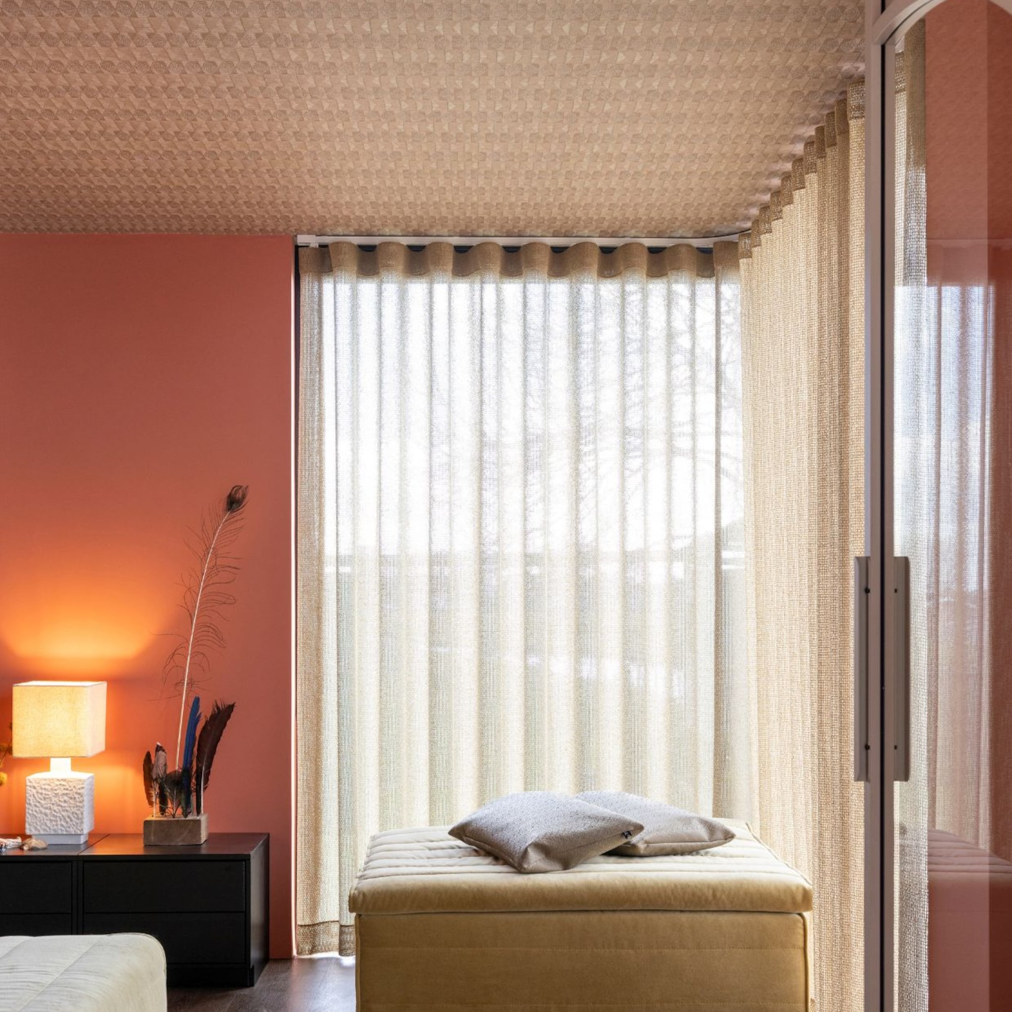 aflevering 7 kelly landsmeer behang plafond