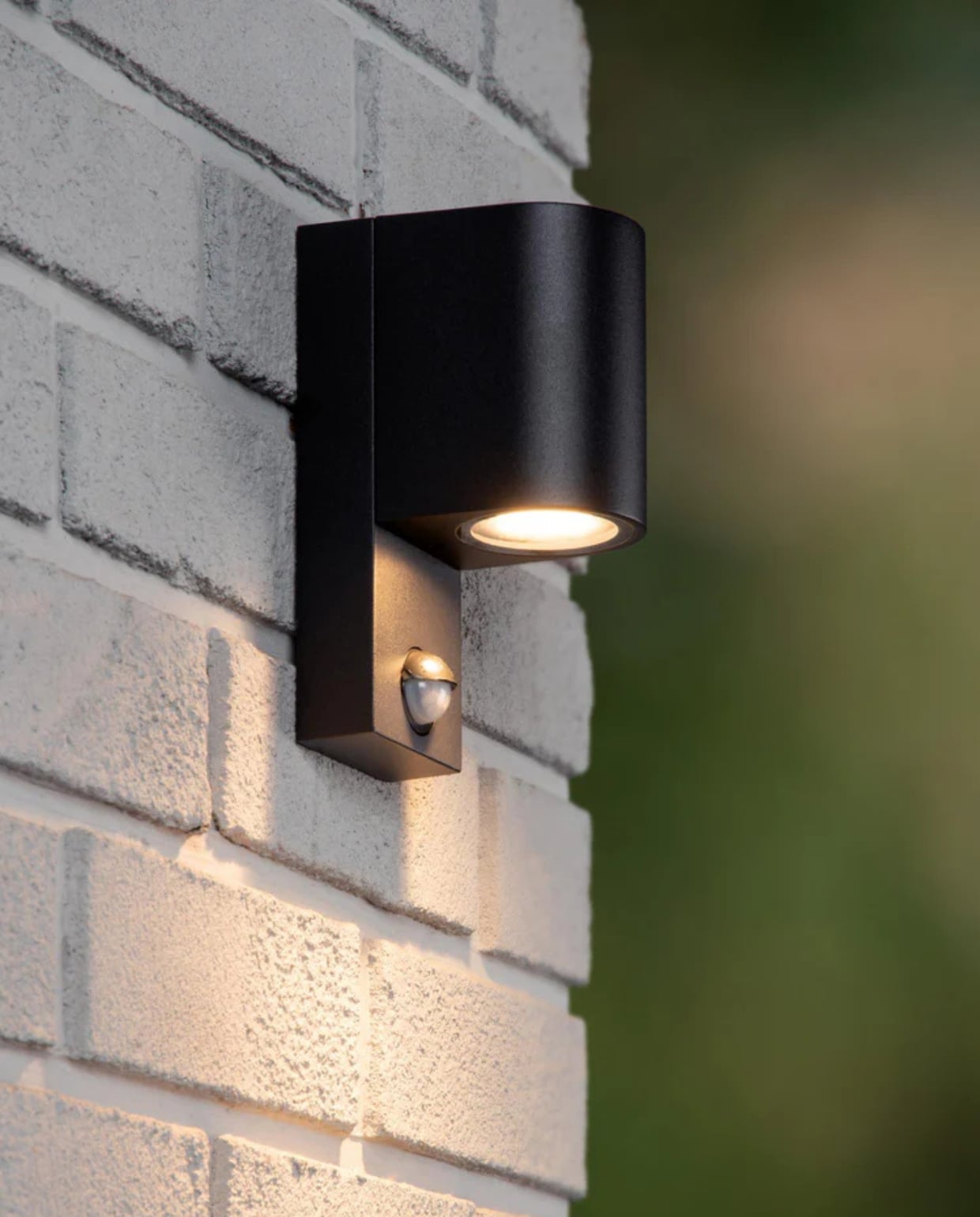 Aluminium wandlamp Zaro van Lucide € 36,95. Lucide