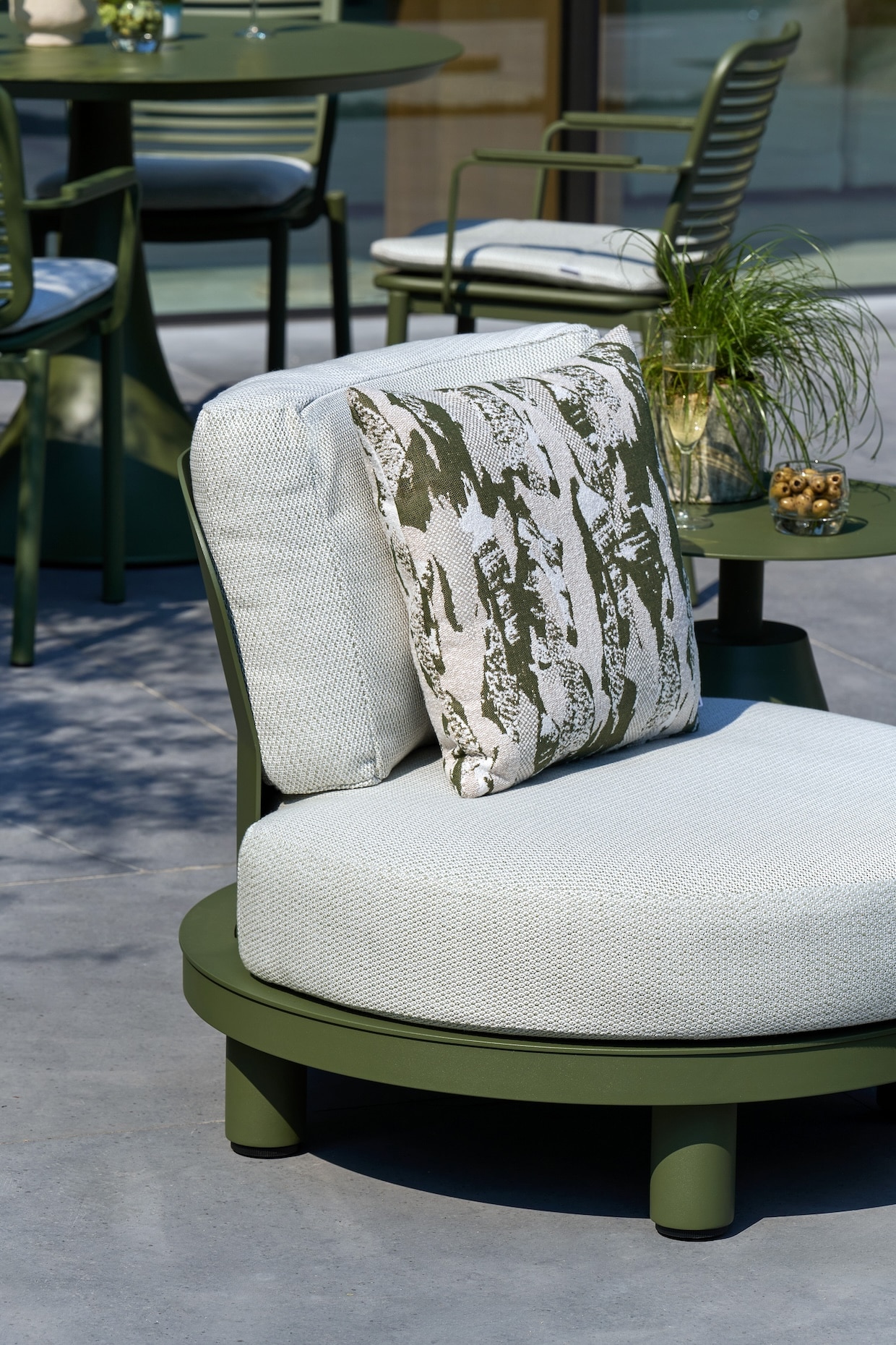 Exterioo Donato-loungestoel in groen aluminium, Exterioo
