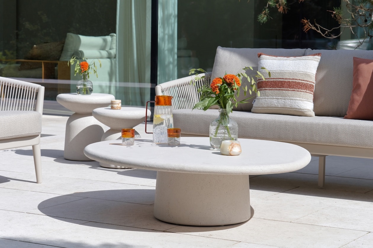 Exterioo Orso beige aluminium loungeset met betonnen salon- en bijzettafel Globo, Exterioo