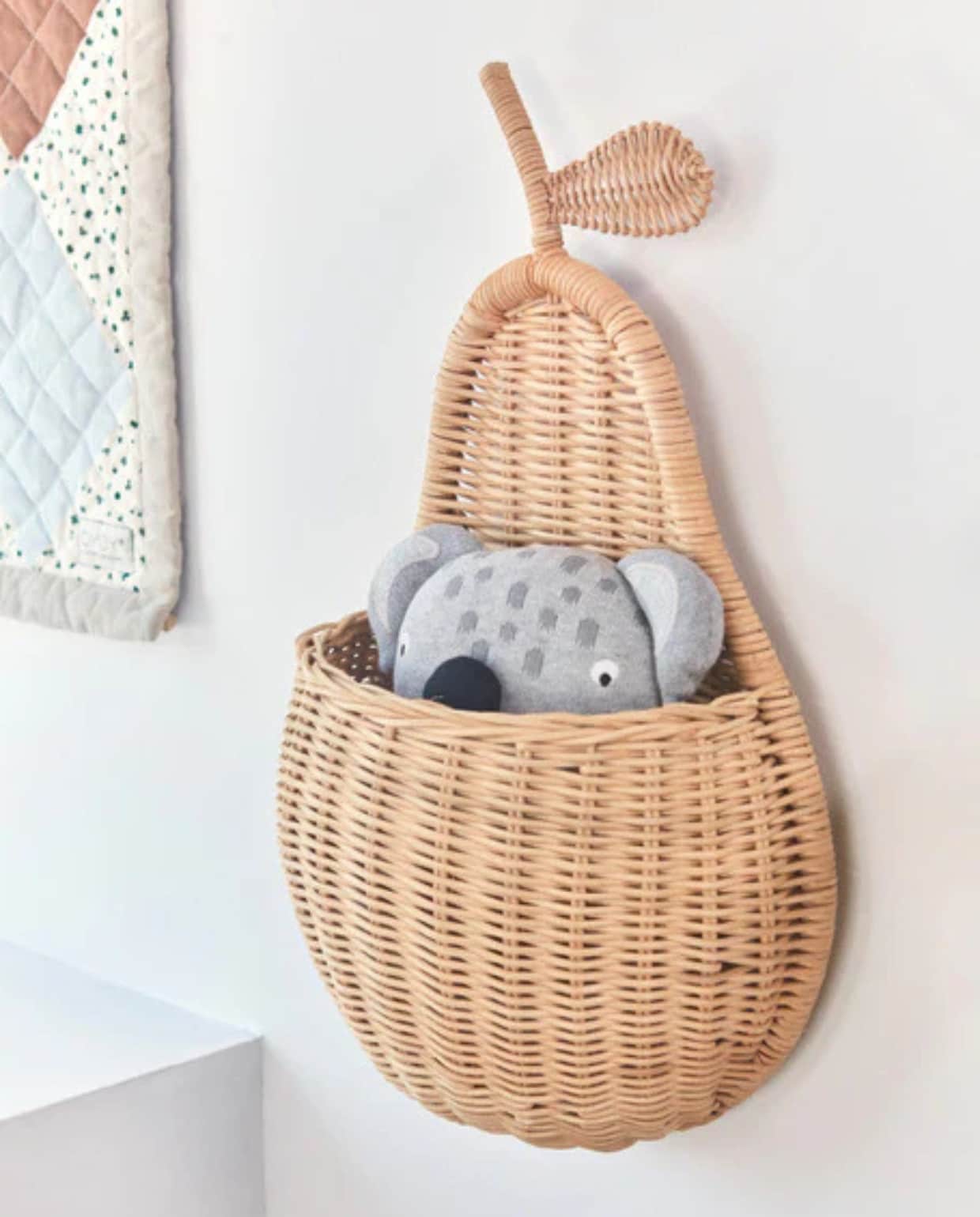 Shop via shop.vtwonen.nl: rotan wandmand Apple of Pear van Oyoy € 88,-. Oyoy