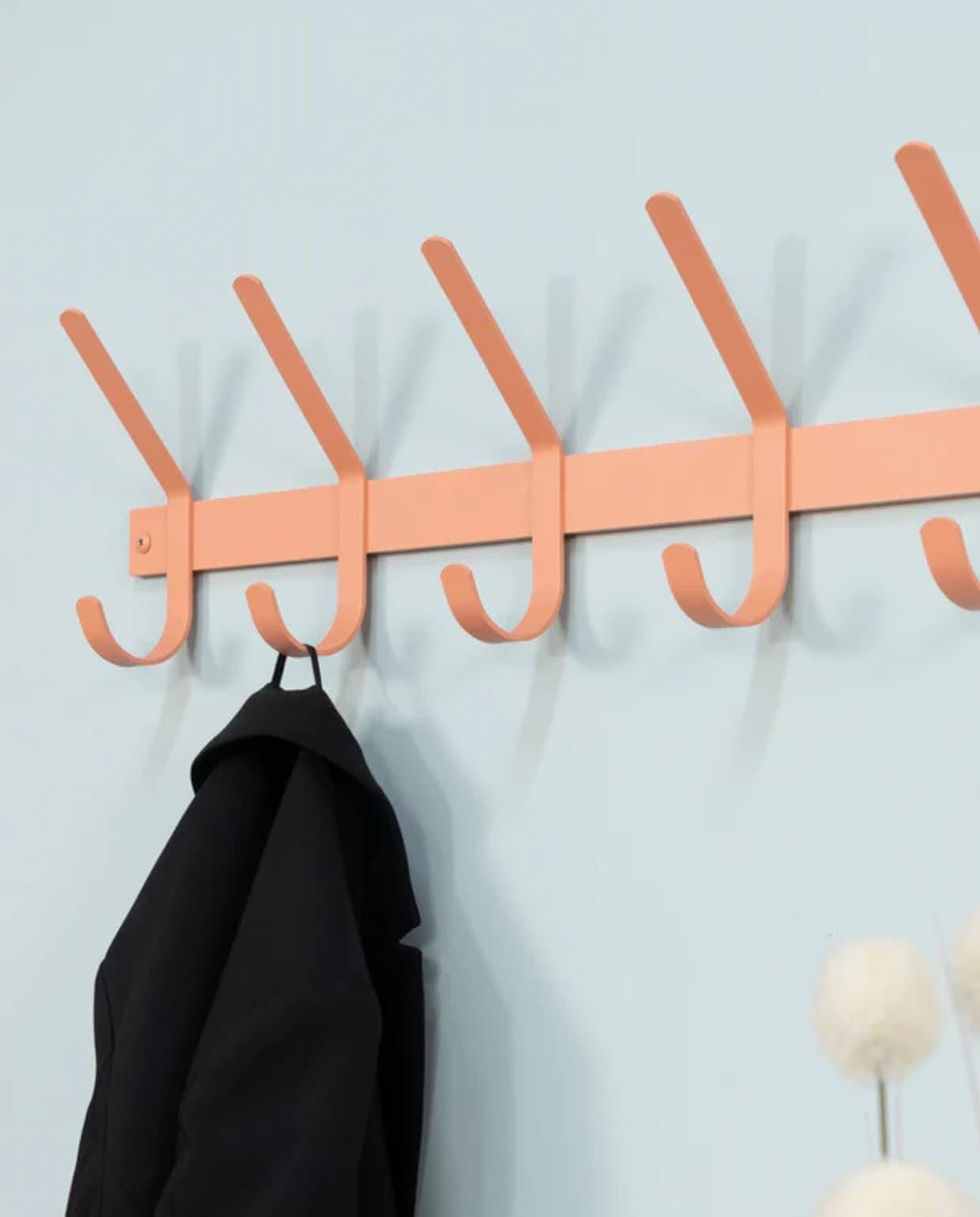 Shop op shop.vtwonen.nl: stalen kapstok Dexter van Spinder Design € 59. Spinder Design