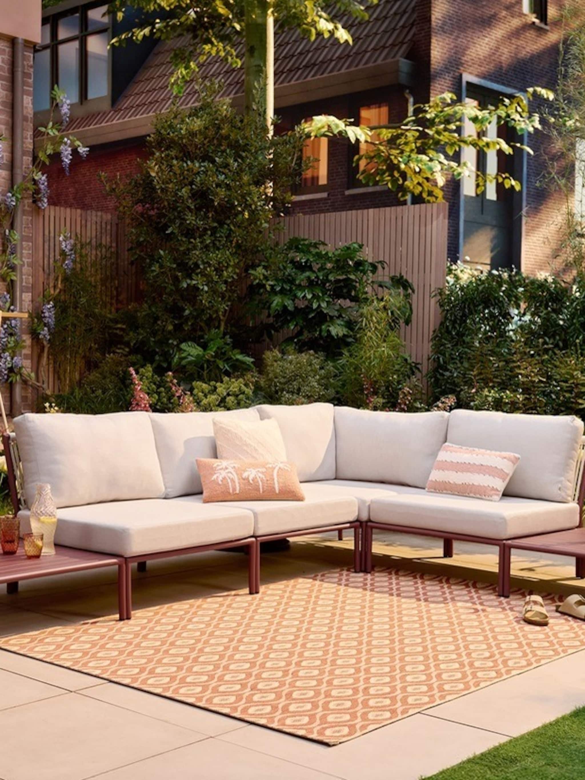 van ingetogen luxe tot kleurrijk boho 3 tuinstijlen voor een zomerse oase
