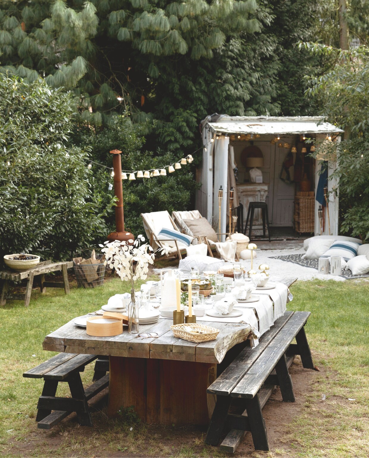 Alle items uit deze productie zijn privébezit. vtwonen special Zomerboek 12-2025 | styling Petra Gerousse | fotografie Sarah van Hove