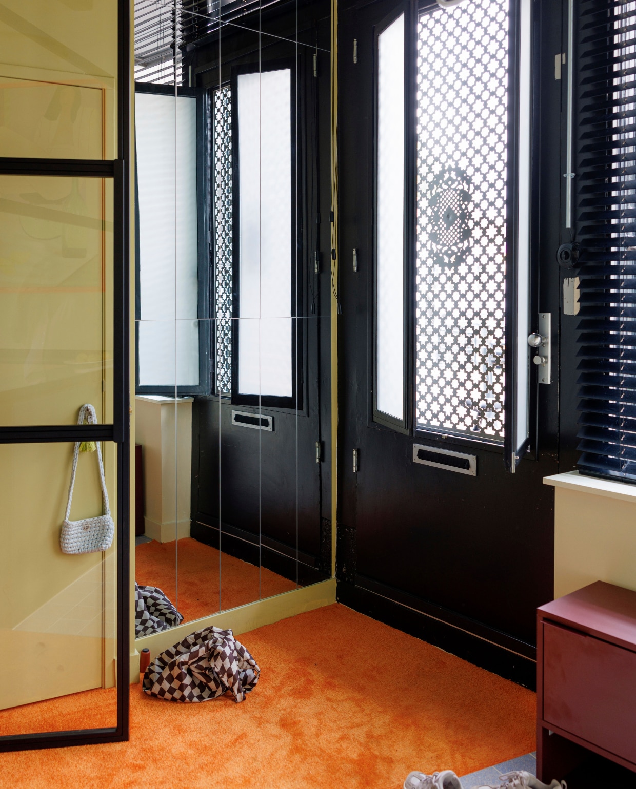 Ikea Febro spiegels. Overig privébezit. vtwonen 06-2025 | styling Kelly Van Gendt | fotografie Emma Peijnenburg