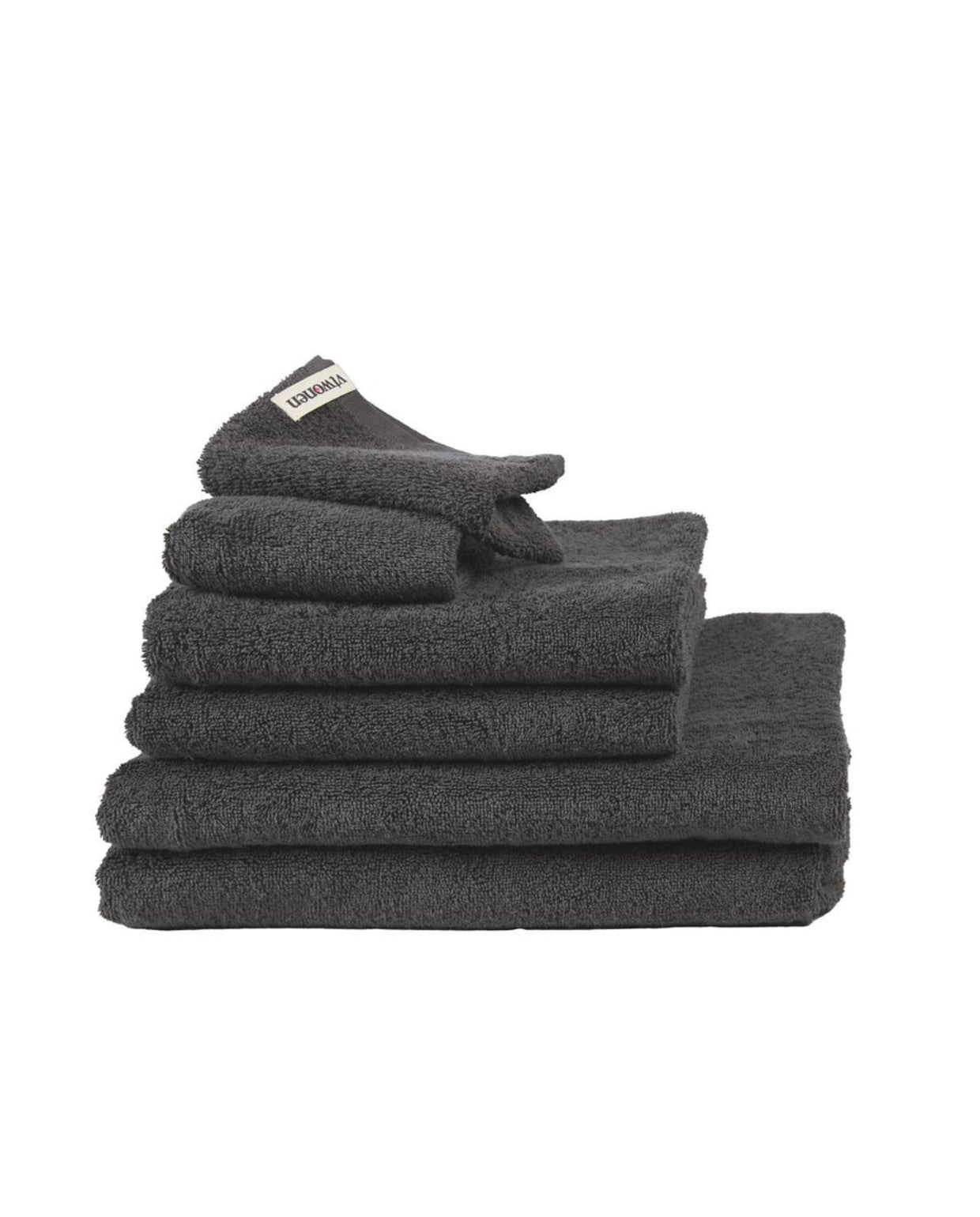 vtwonen badlaken Soft embrace, katoen, antraciet, 140x70 cm (lxb) € 17,95 (shop.vtwonen.nl). vtwonen
