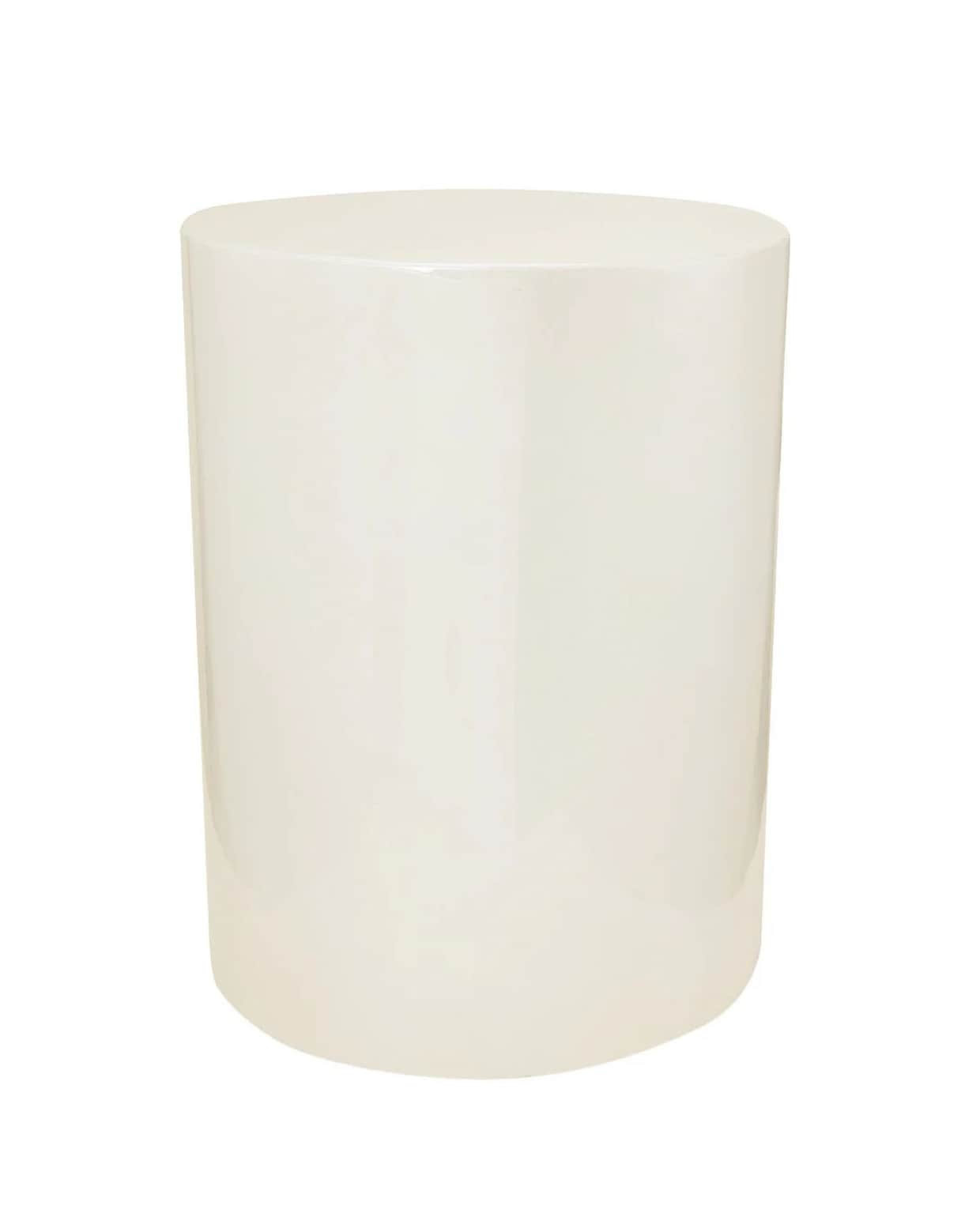 vtwonen bijzettafel, metaal, parelmoer, 35x35x45 cm (lxbxh) € 199,- (shop.vtwonen.nl). vtwonen