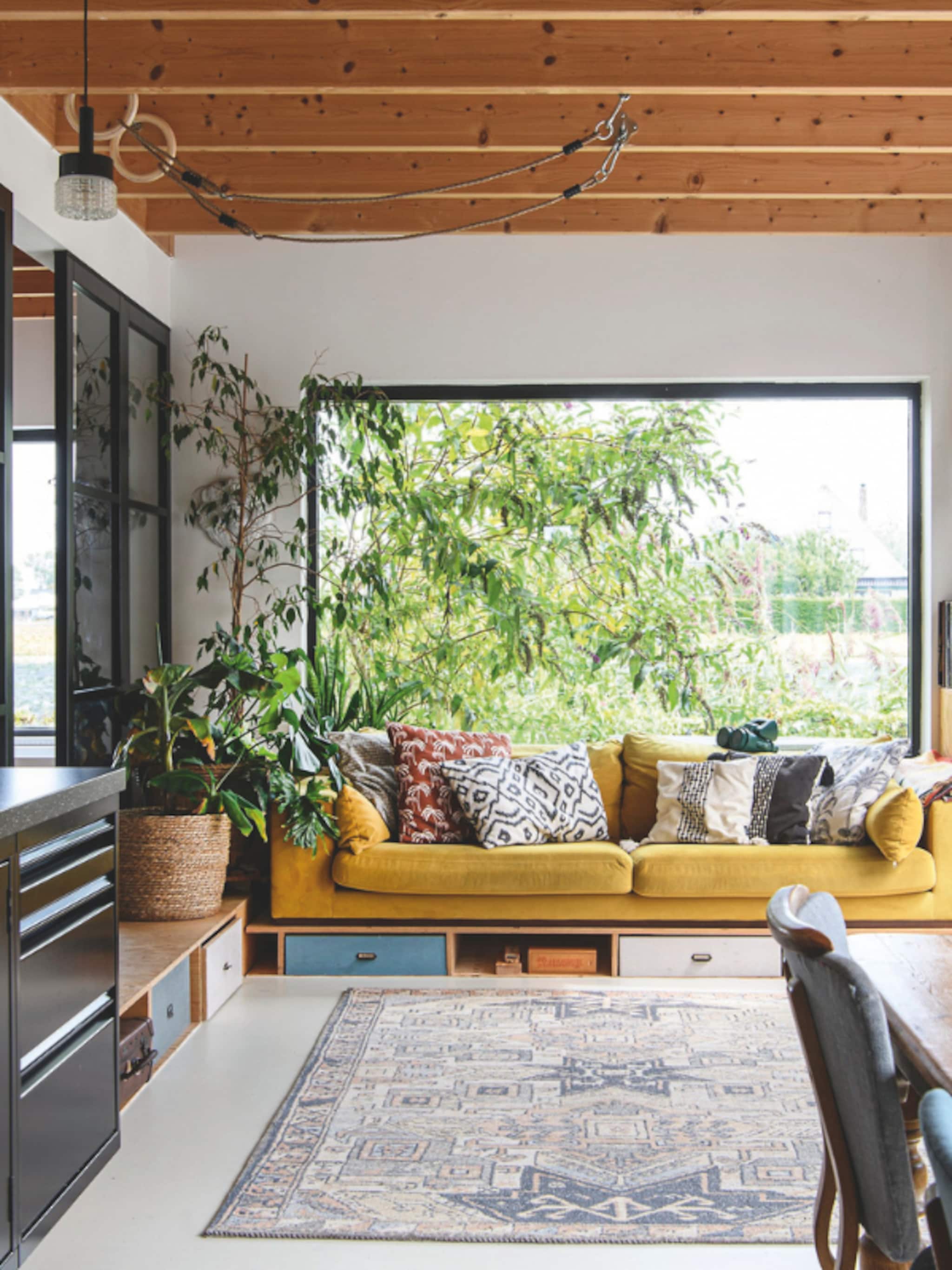 vakantiehuis hout kleurrijke accenten