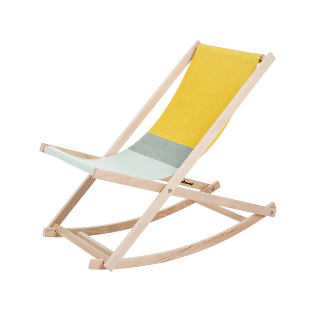 Weltevree Beach rocker, hout, katoen, €239,- (shop.vtwonen.nl) Weltevree