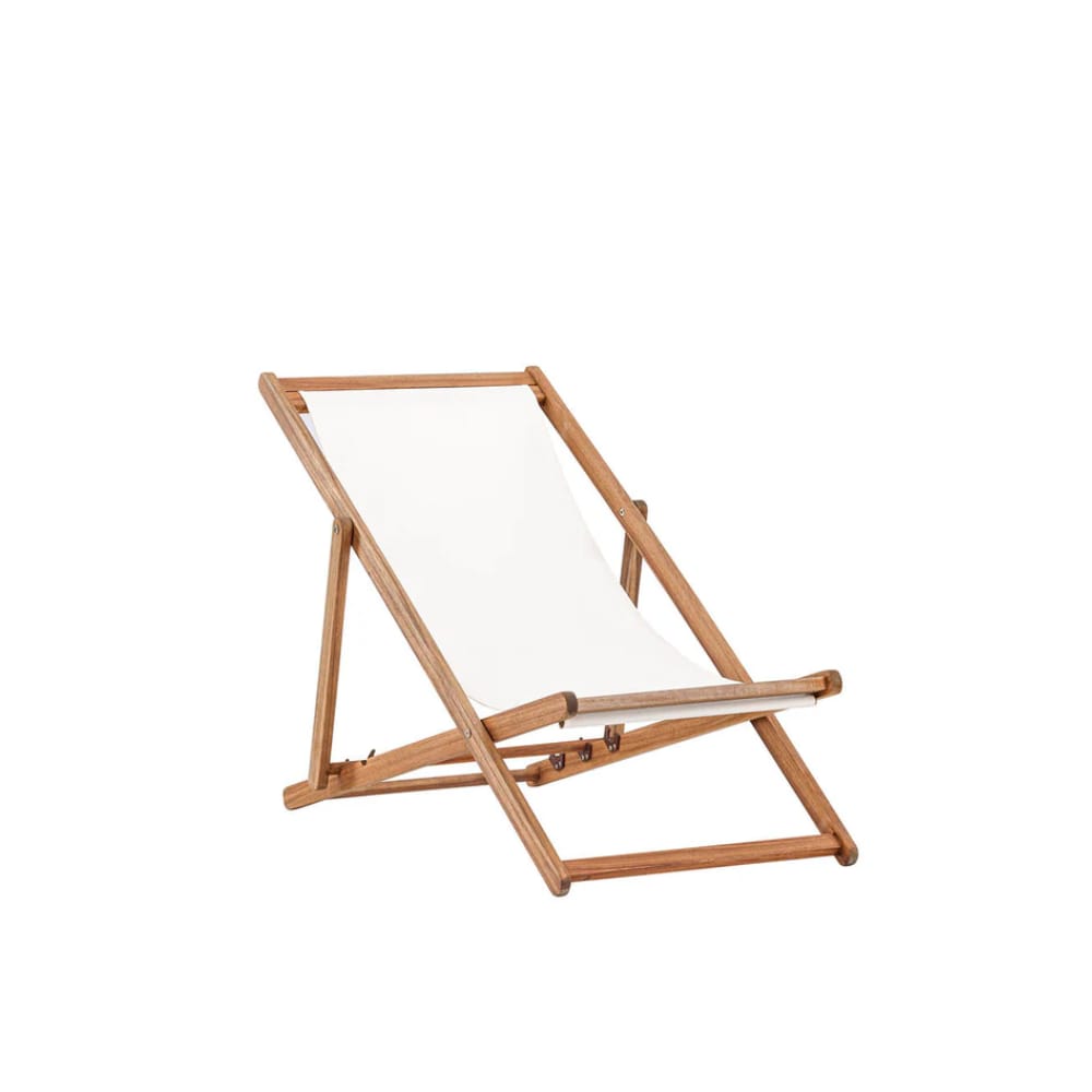 Rebellenclub Loungestoel Lonic, hout, wit, €109,-. (shop.vtwonen.nl) Rebellenclub