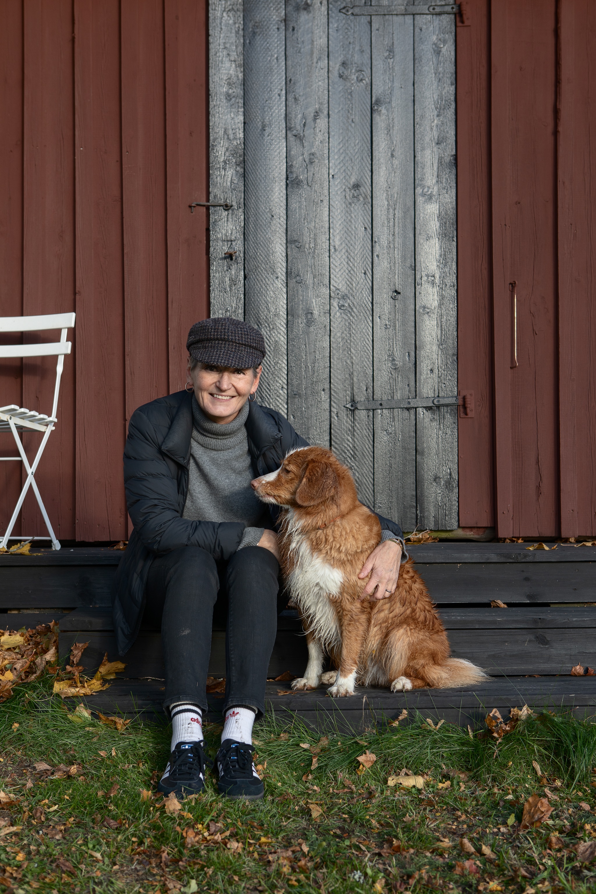 Charlotta en hond Rhonda vtwonen Landelijk 9-2025 | Productie Studio Rautio | Fotografie Heikki Rautio
