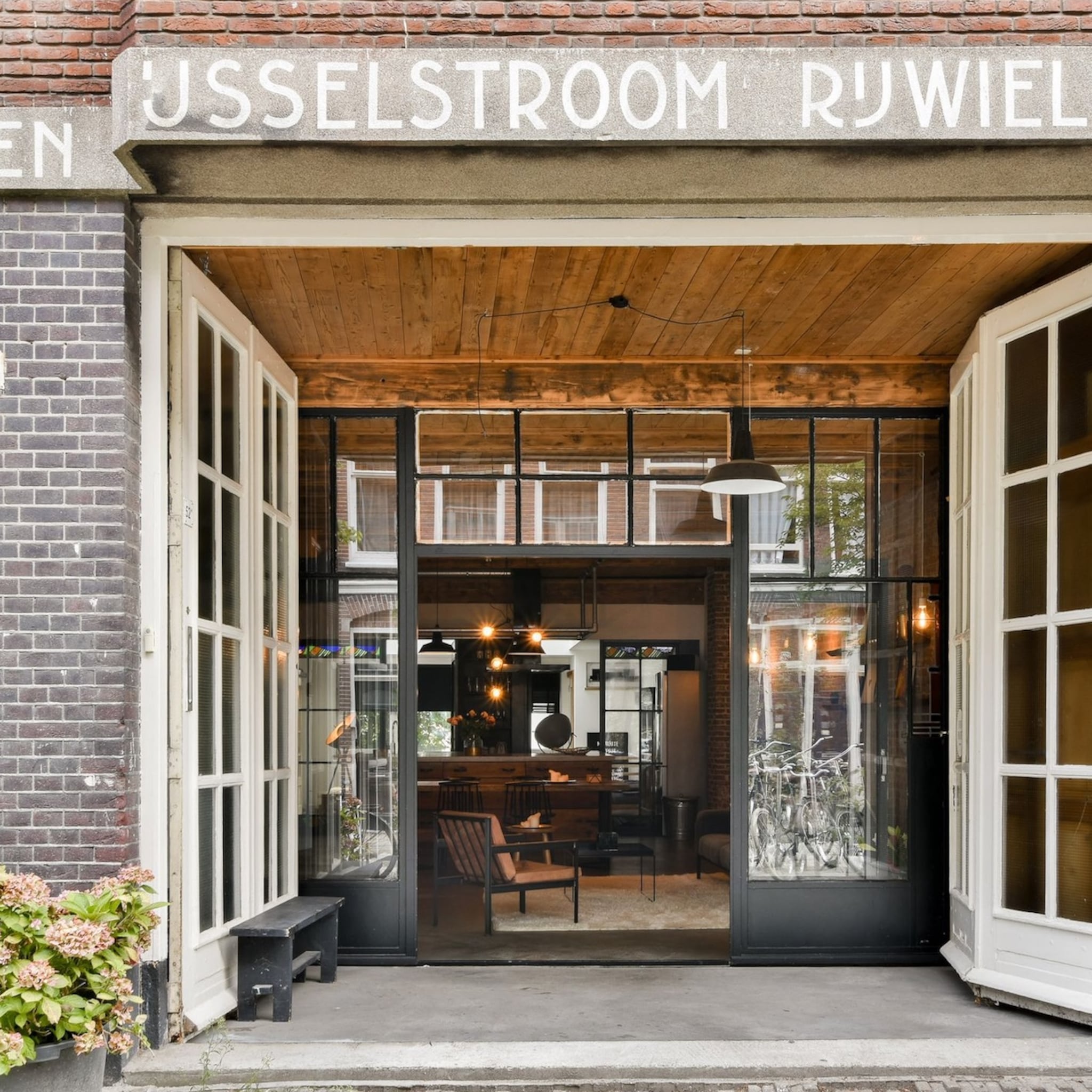 woning houten plafond amsterdam