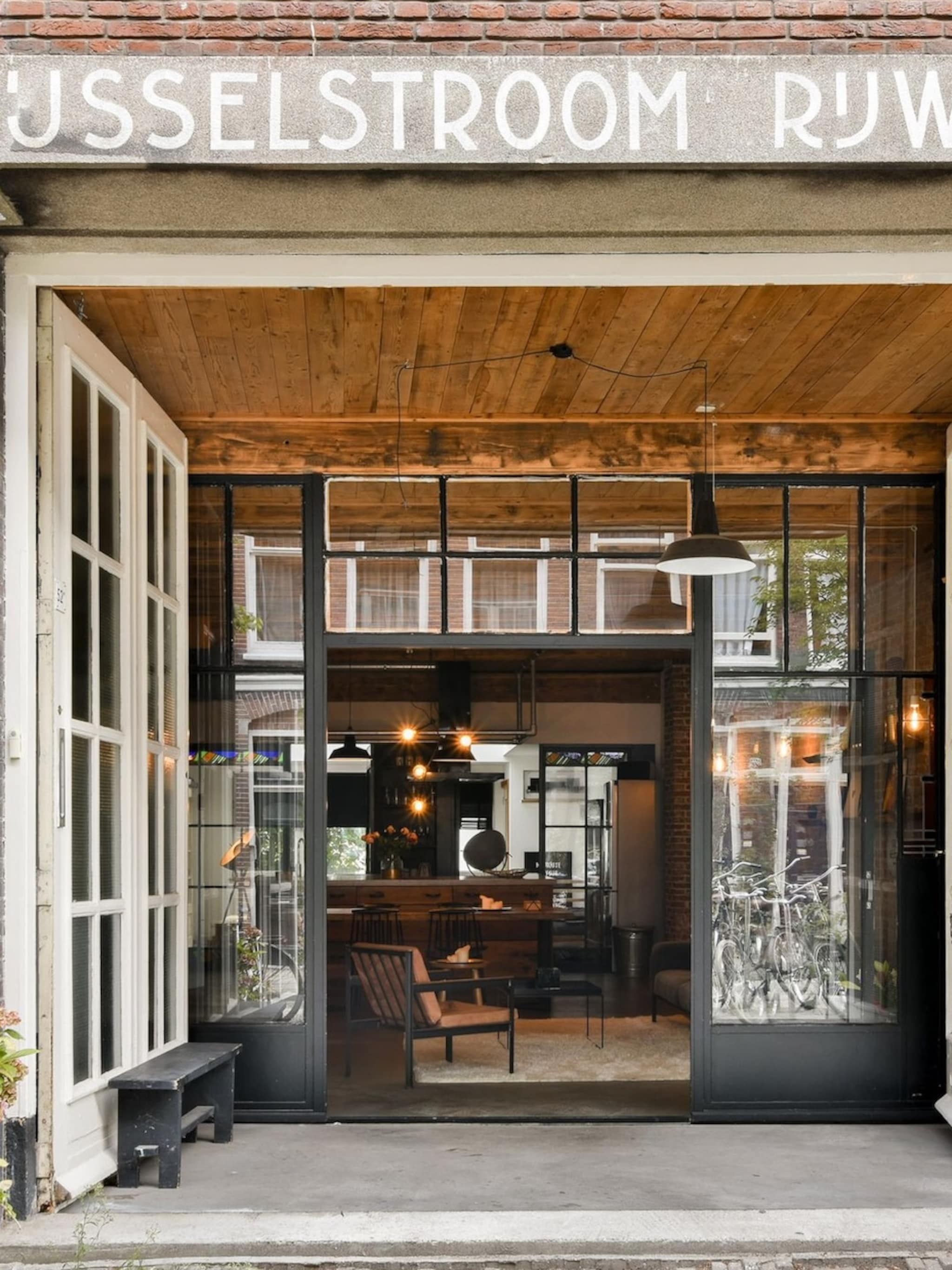 woning houten plafond amsterdam