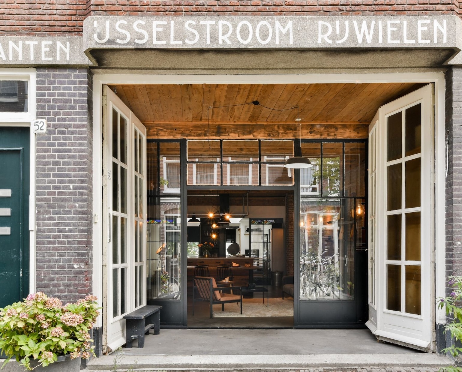 Funda - DSTRCT Amsterdam