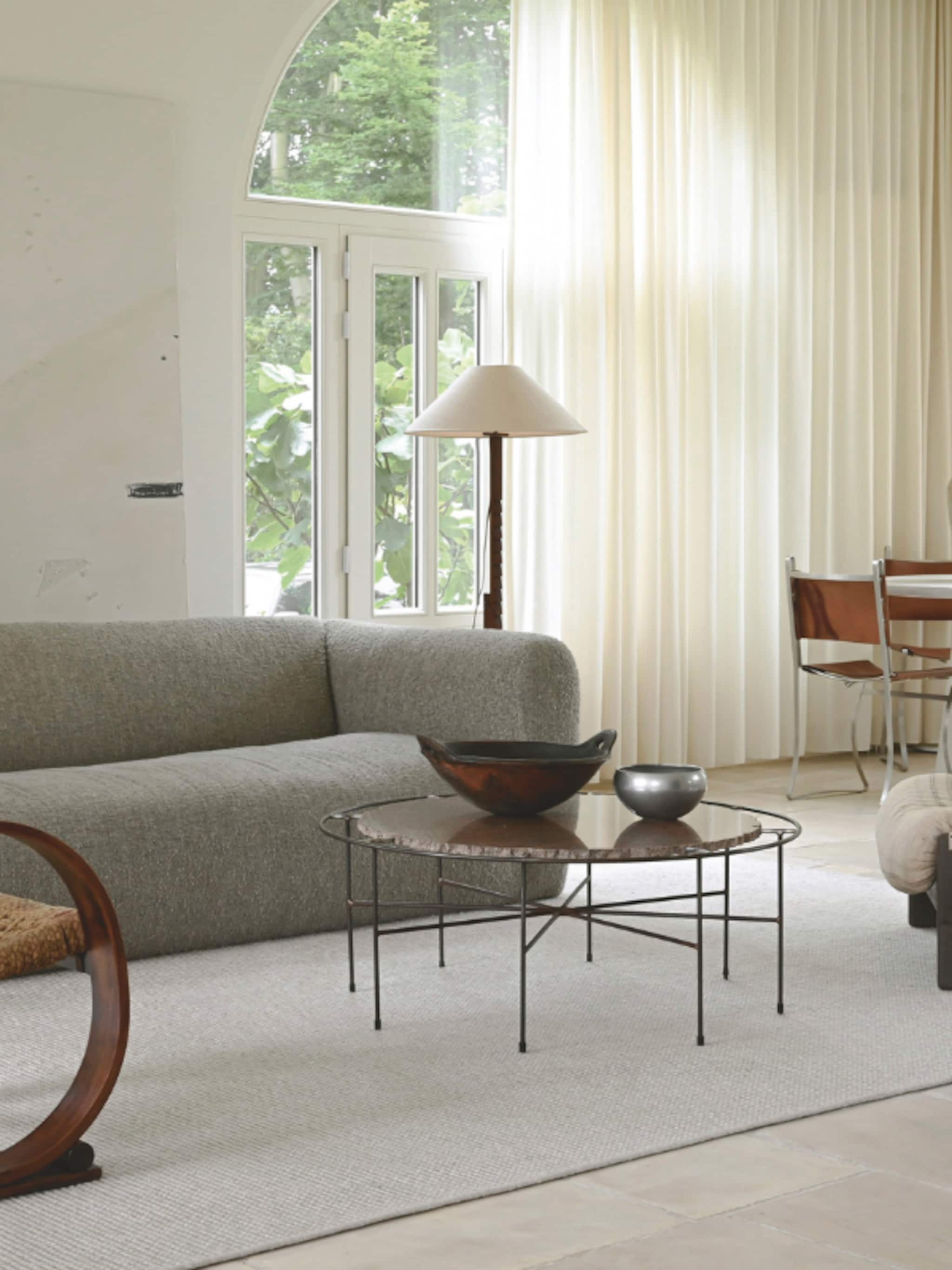 binnenkijken authentieke en warm minimalistische villa