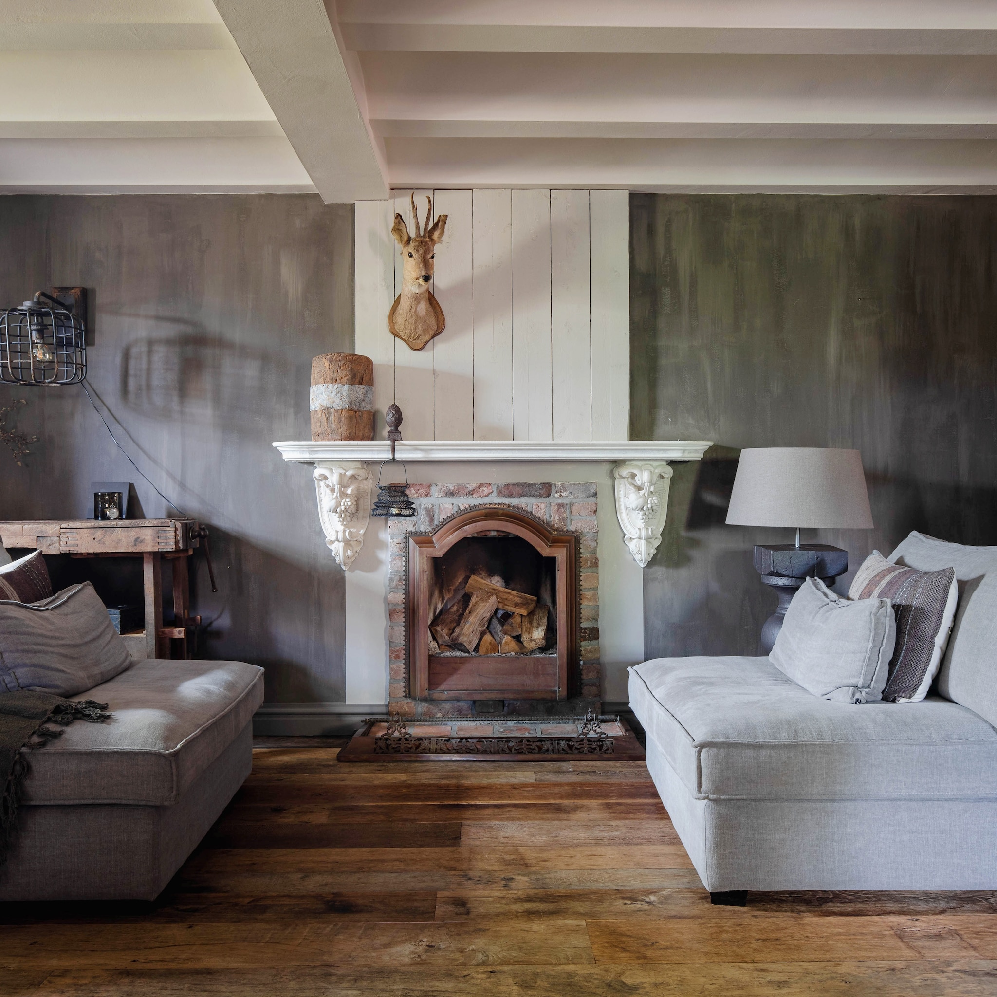 binnenkijken in boerderij vol authentieke materialen