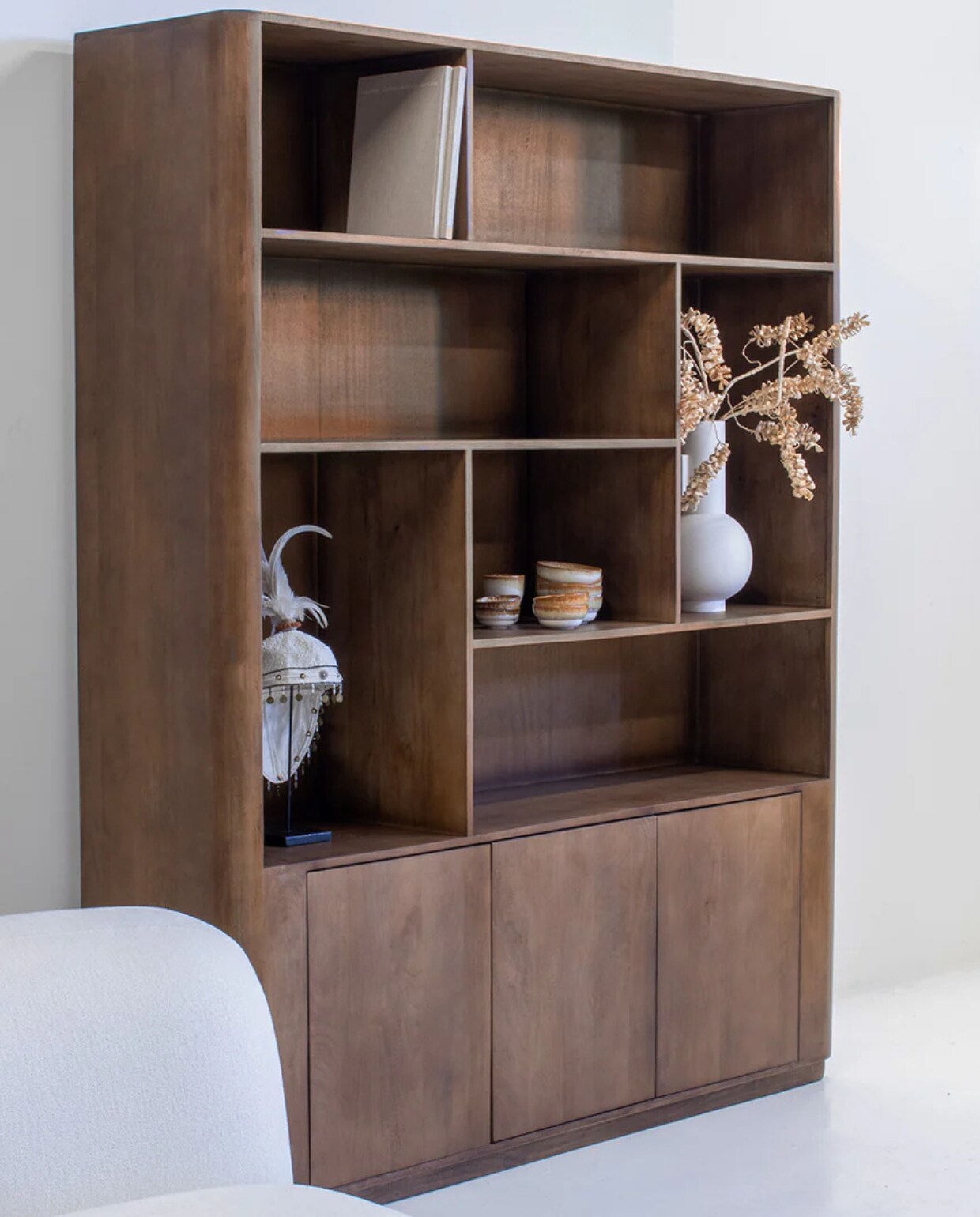 Shop via shop.vtwonen.nl: Giga Meubel wandkast Finn, mangohout , donkerbruin, 180x45x220 cm (bxdxh) € 1509,-.  Giga Meubel