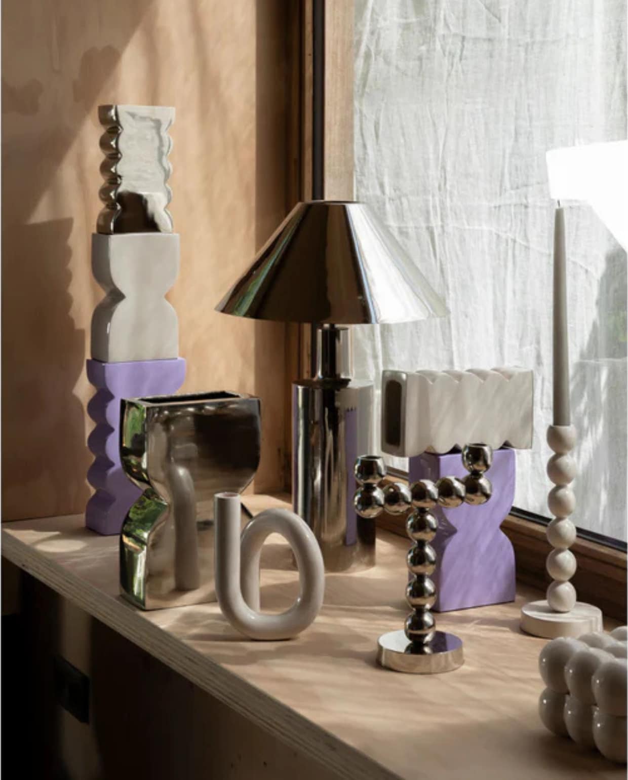Shop via shop.vtwonen.nl: Zuiver Wonders Tafellamp Shiny Zilver Zuiver