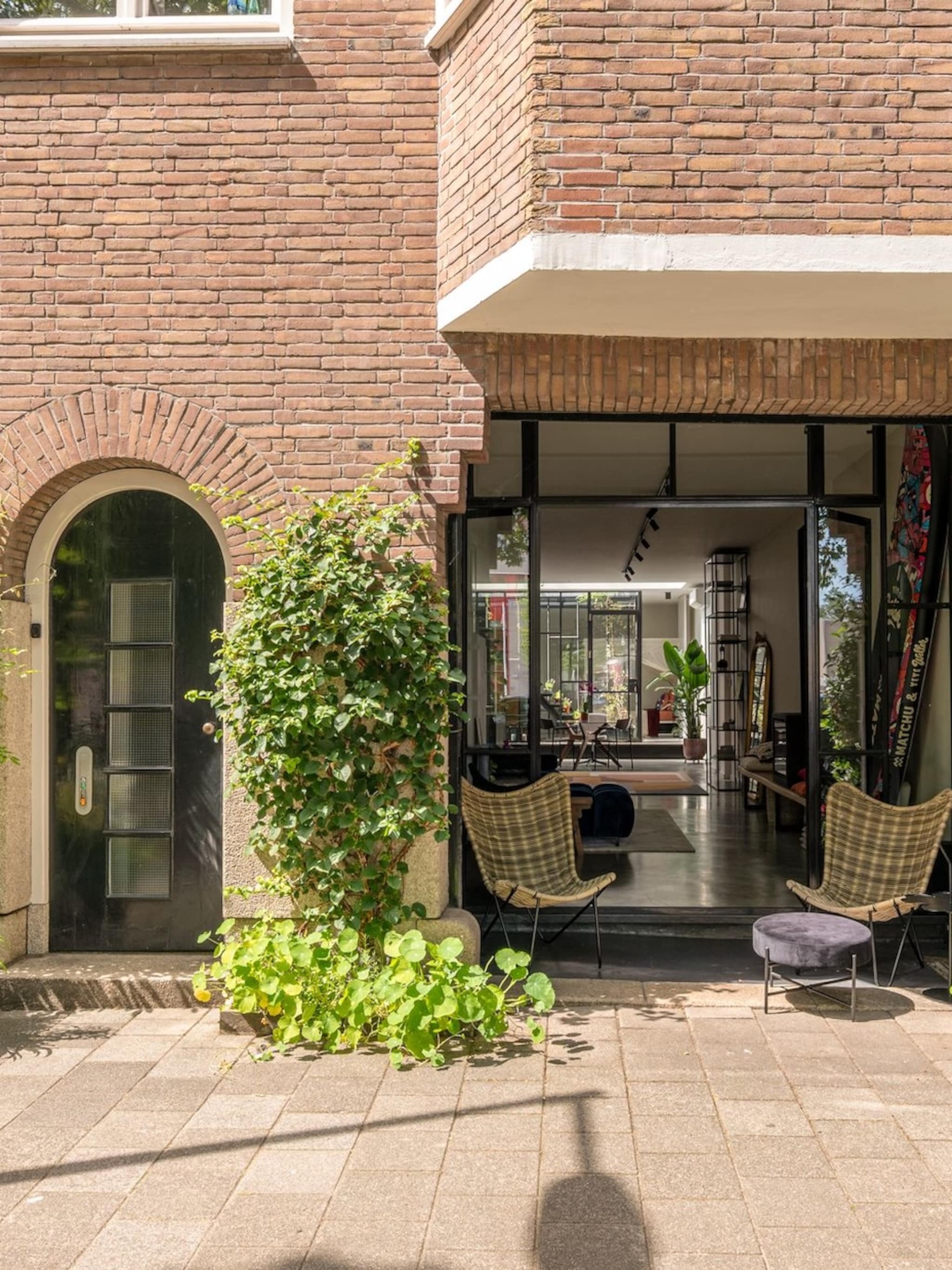 industriele loft met kleurrijke eyecatchers amsterdam