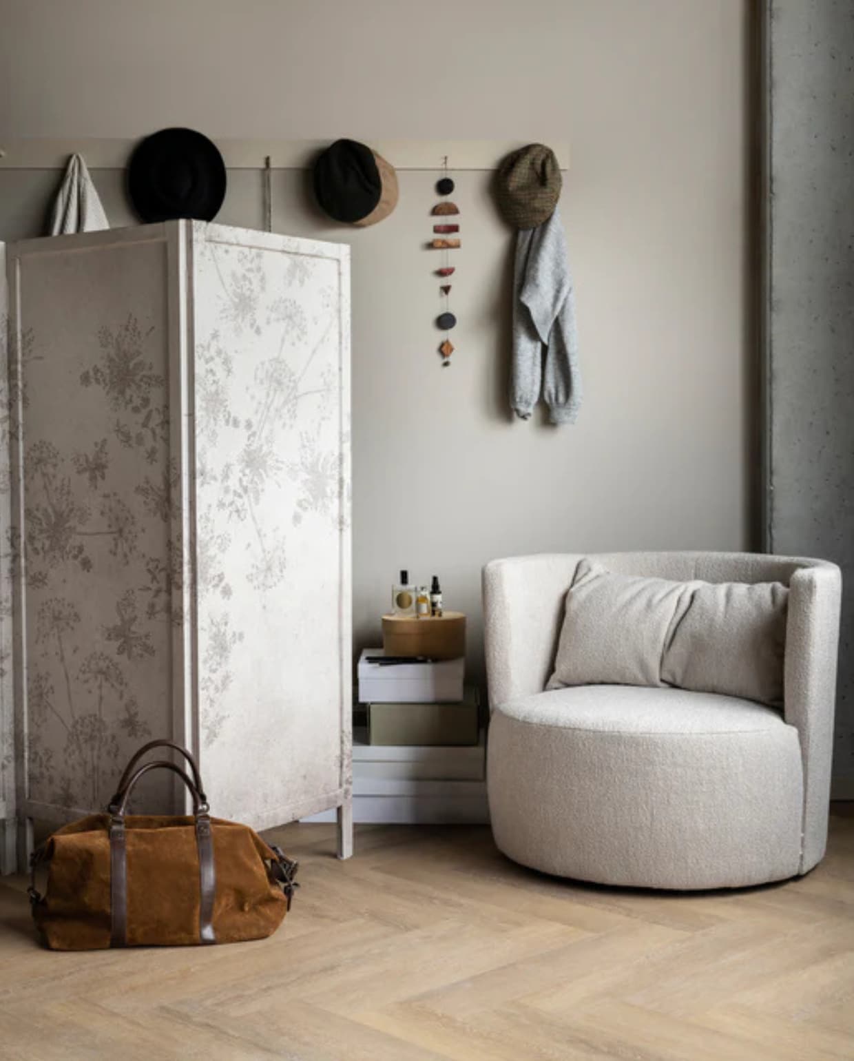 Shop via shop.vtwonen.nl: vtwonen fauteuil Explore, bouclé, naturel, 96x92x81 cm (bxdxh) € 429,-. Ook verkrijgbaar in andere kleuren.  vtwonen