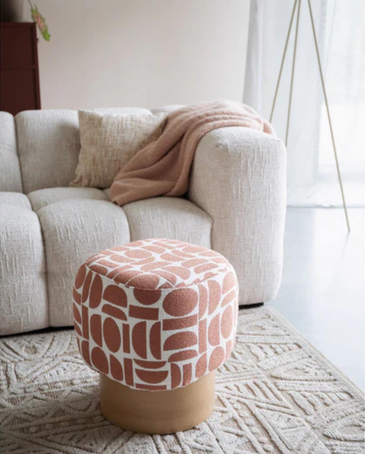 Shop op shop.vtwonen.nl: Housecraft Living poef Cyril, polyester, terra rood, 40x45 cm (Øxh) € 99,-. Overige productinformatie onbekend.  Housecraft Living