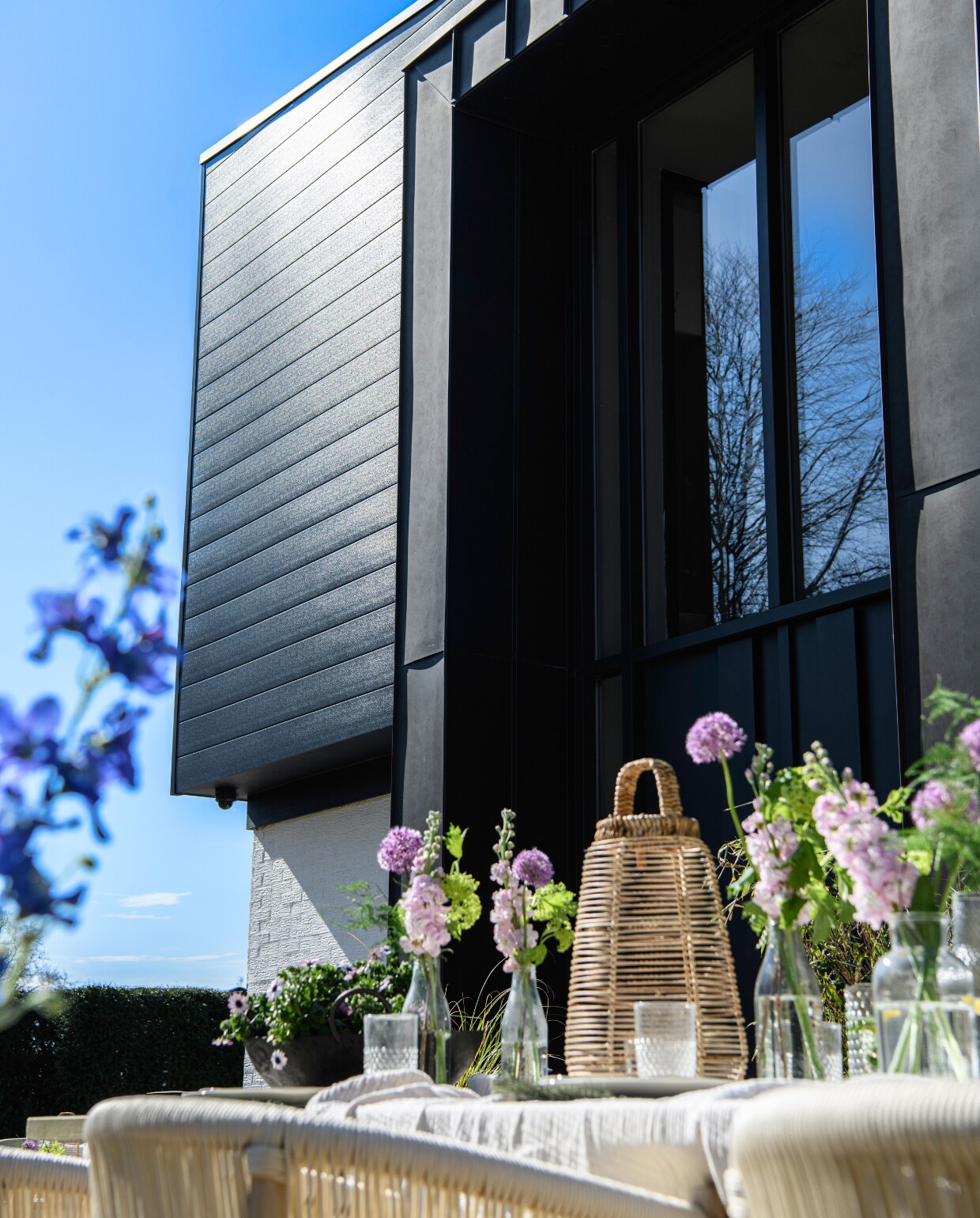 buitenkijken de moderne villa van isabelle in oostvoorne
