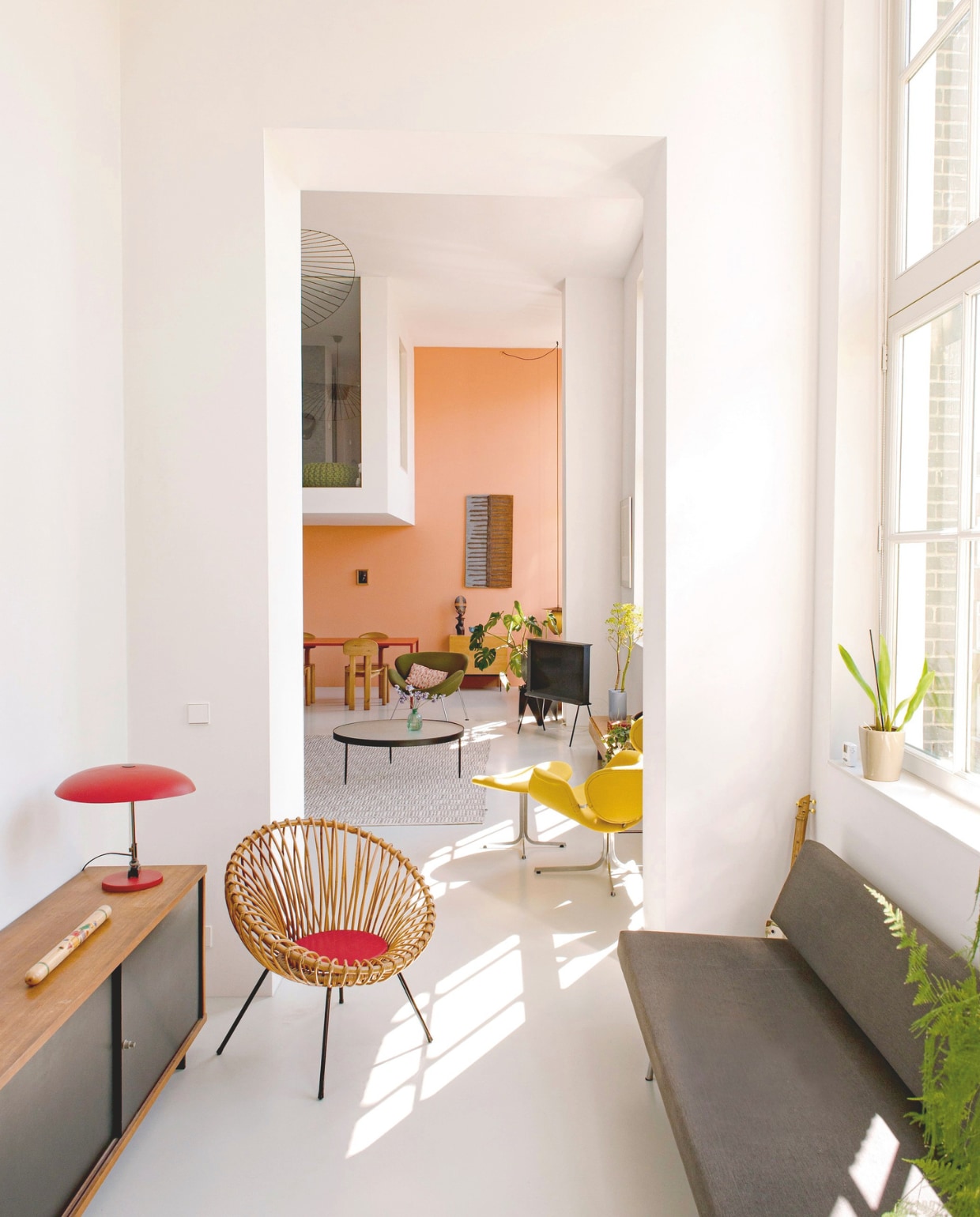 Slaapbank van Martin Visser voor Spectrum. stijlvol wonen 7-2025 | styling Anke Helmich | fotografie Caroline Coehorst