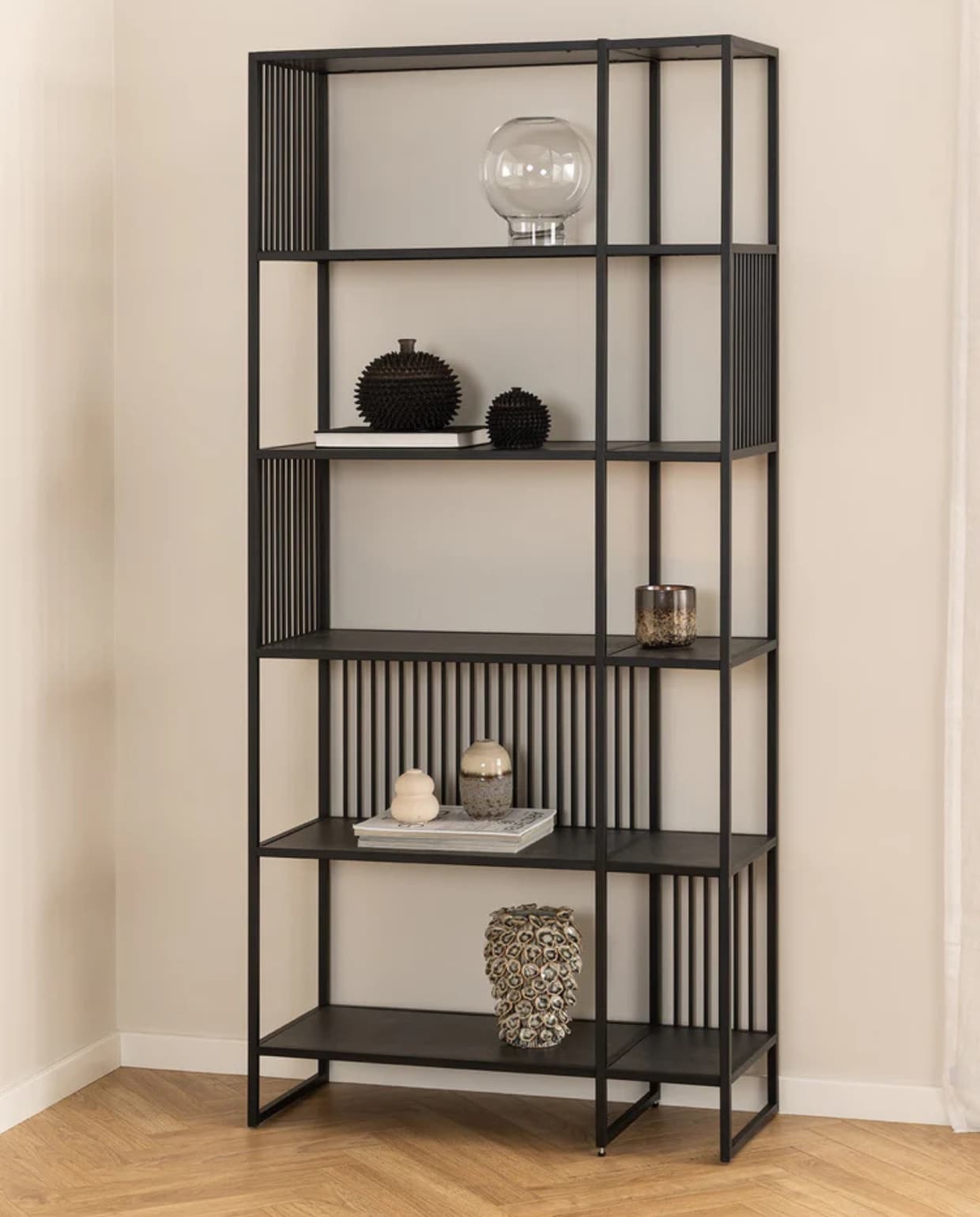 Shop op shop.vtwonen.nl: Rebellenclub boekenkast Clune, staal, zwart marmerlook, 85x35x185 cm (bxdxh) € 279,-.  Rebellenclub