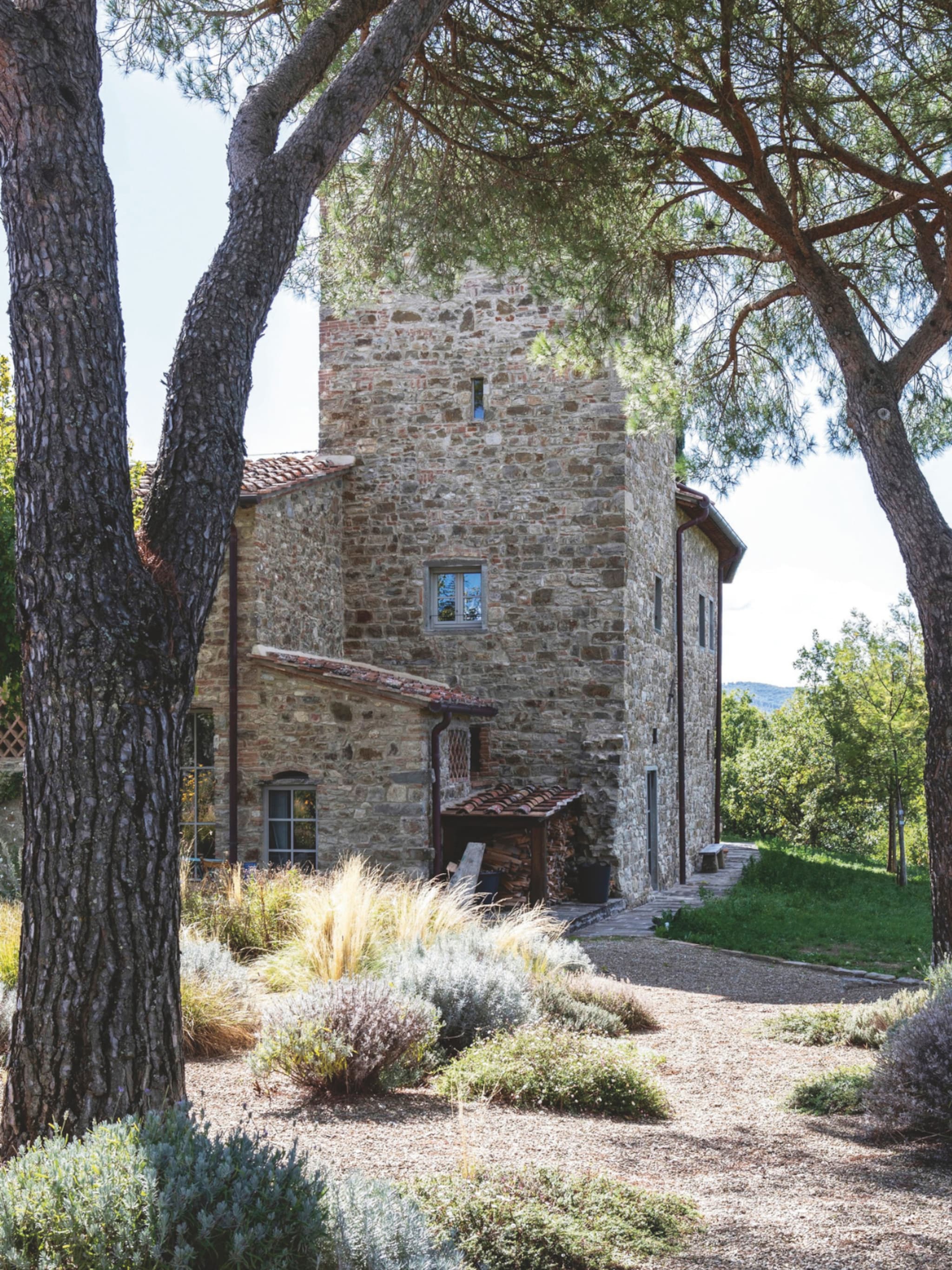 kijk binnen in een gerenoveerde toscaanse boerderij dit is mijn hof van eden