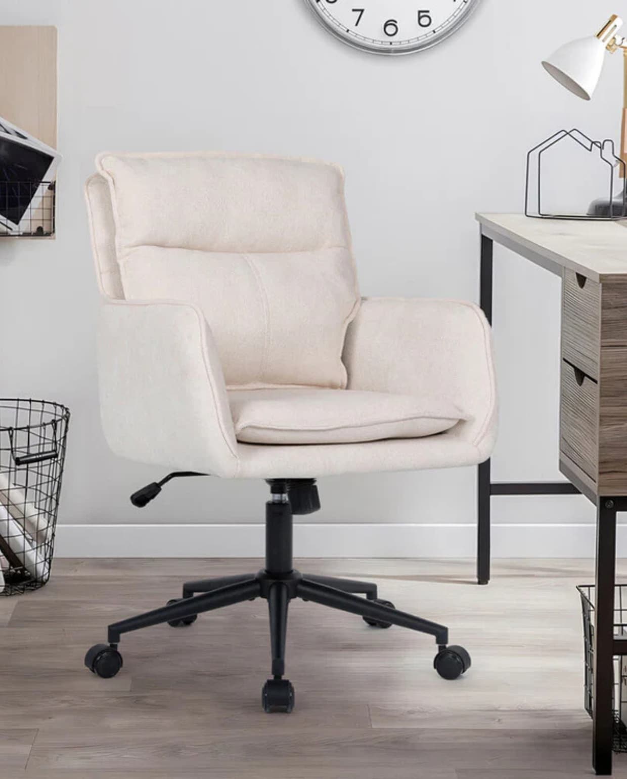 Shop op shop.vtwonen.nl: Home Deluxe bureaustoel Cora, geweven stof, beige, 60x70x90 cm (bxdxh) € 149,-. Overige productinformatie onbekend.  Home Deluxe