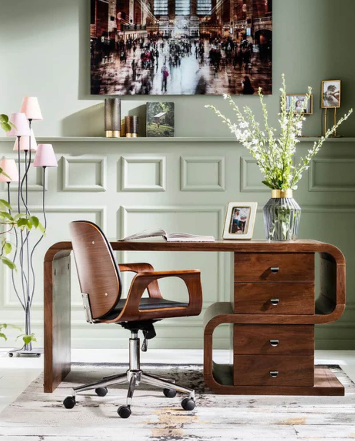 Shop op shop.vtwonen.nl: Kare Design draaibare bureaustoel Patron, walnoothout en kunstleer, 56x66x101 cm (bxdxh) € 319,-. Overige porductinformatie onbekend.  Kare Design