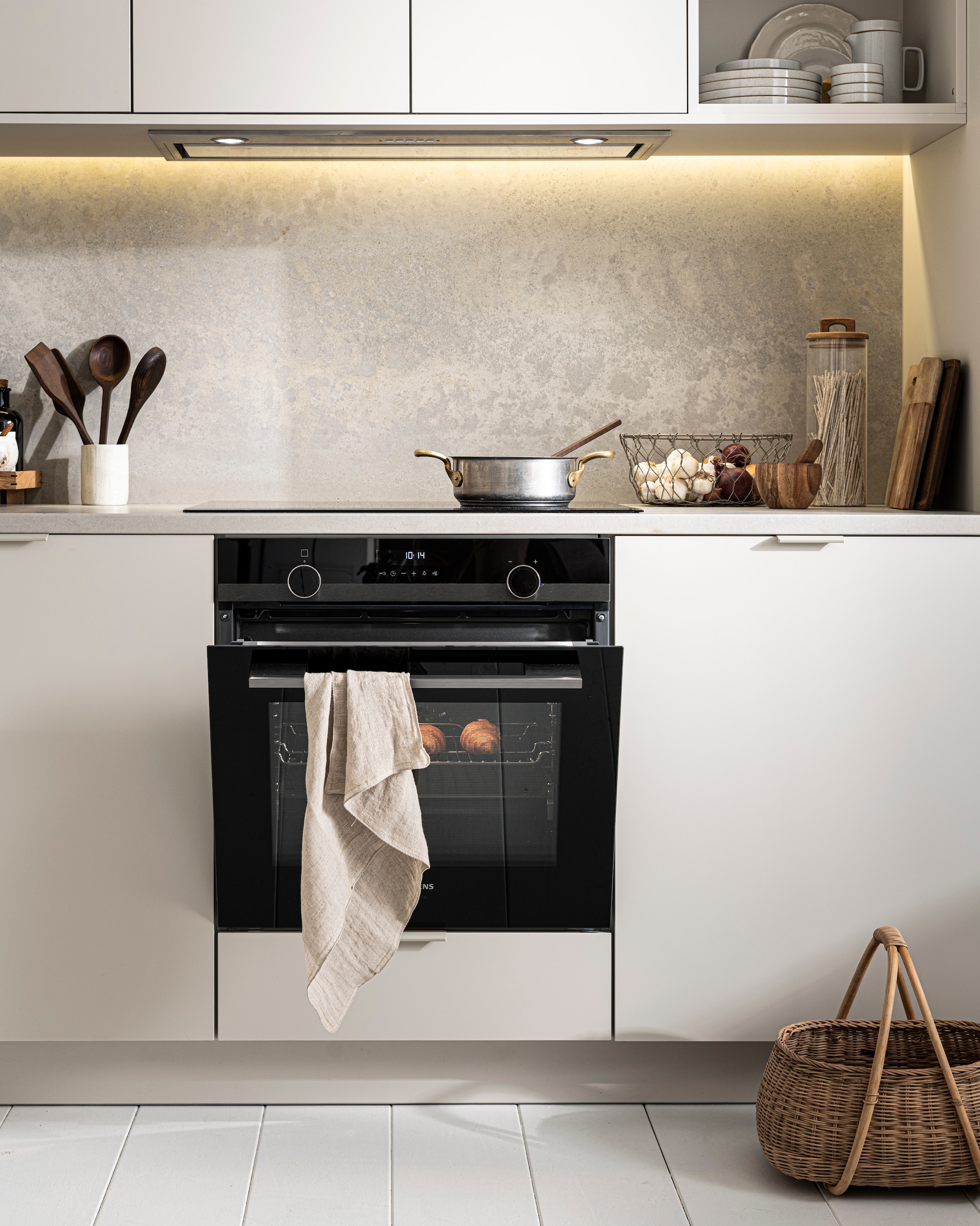 vtwonen sfeerbeeld keuken Greige
fotografie: Sjoerd Eickmans
styling: Kim van Rossenberg vtwonen
