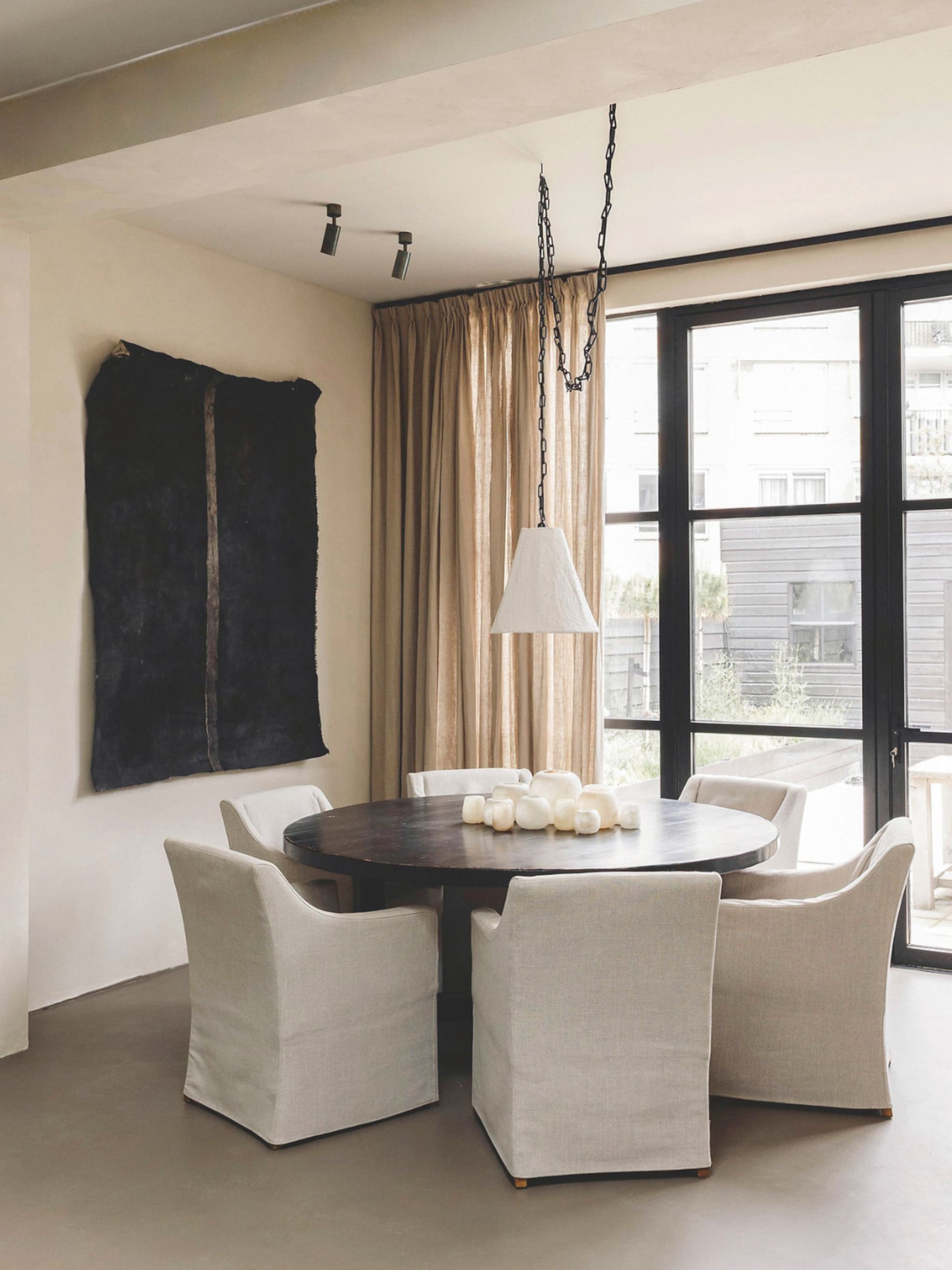 kunst integreren in een landelijk interieur