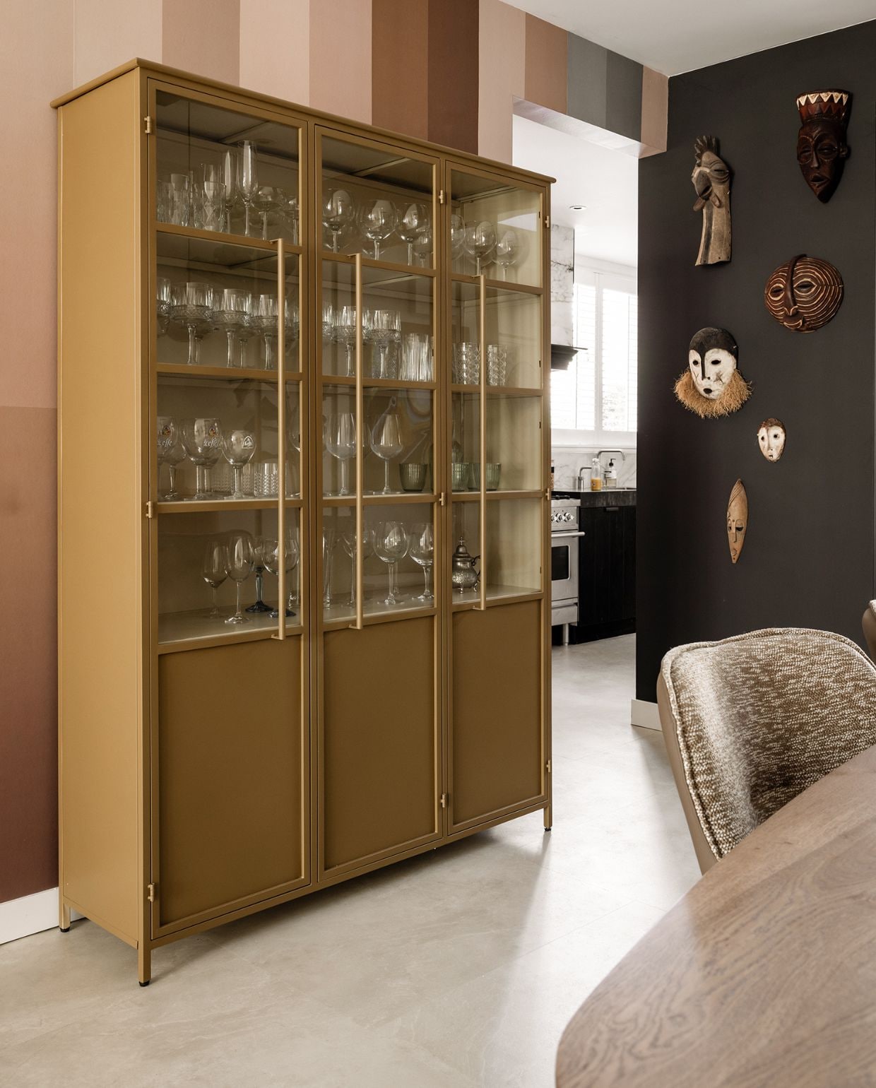 Weer verliefd op je huis aflevering 1 seizoen 23 2025, stylist Frans in Eindhoven, eetkamer Weer verliefd op je huis aflevering 1 seizoen 23 2025 | styling Frans Uyterlinde | fotografie Sonja Velda
