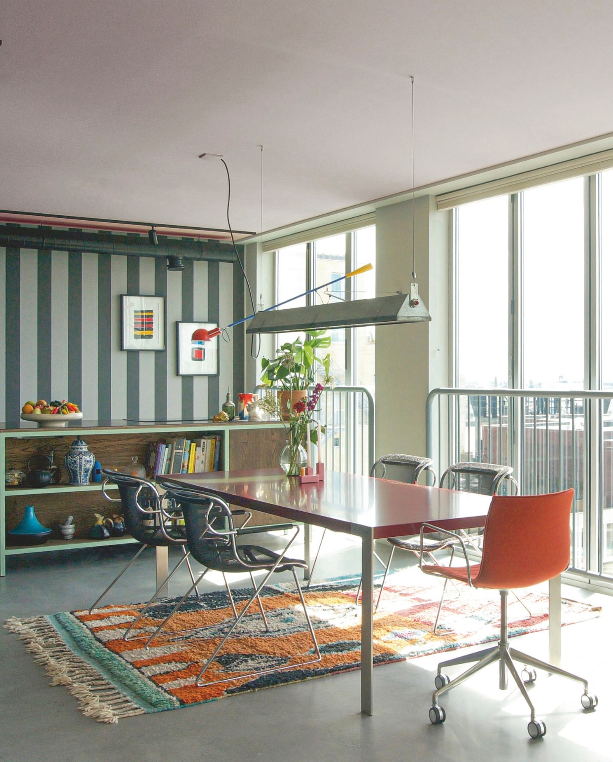 Behang van Lelièvre. Stijlvol Wonen 8-2025 | Styling & Fotografie Bart Wigger | Tekst Evelien Roels