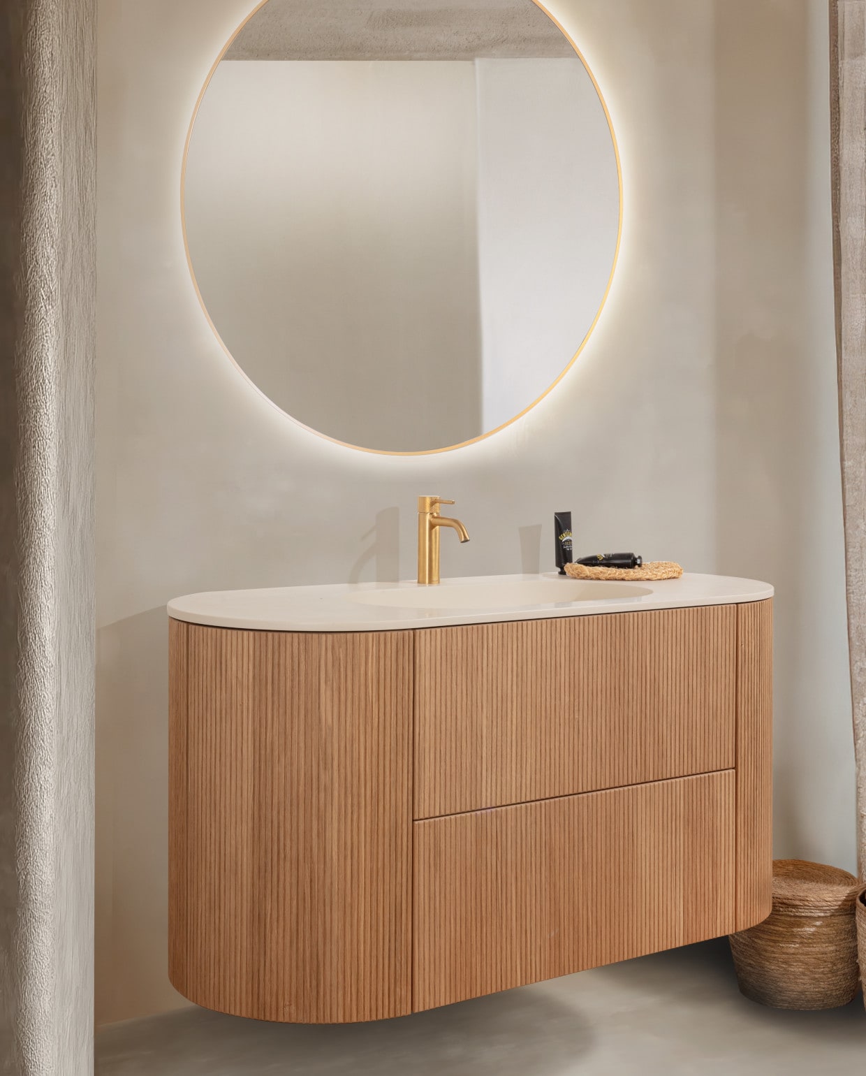 Wastafelmeubel met verticale belijning uit de No Limit Oval-collectie van Detremmerie.