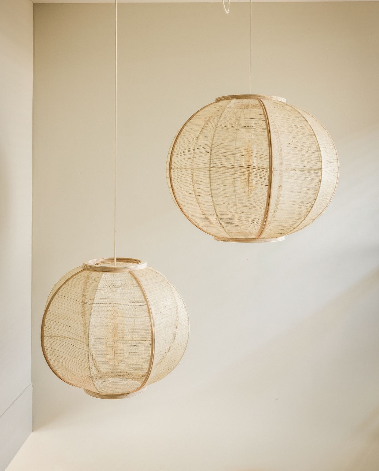 Weer verliefd op je huis aflevering 2 seizoen 23 2025, stylist Fietje in Schiedam, lampen bij de vide Weer verliefd op je huis aflevering 2 seizoen 23 2025 | styling Fietje Bruijn | fotografie Sonja Velda