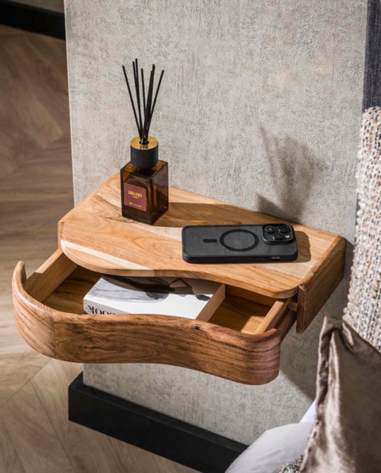 Shop op shop.vtwonen.nl: Giga Meubel nachtkastje Organic, acaciahout, naturel, 40x25x8 cm (bxdxh) € 134,95. Giga Meubel