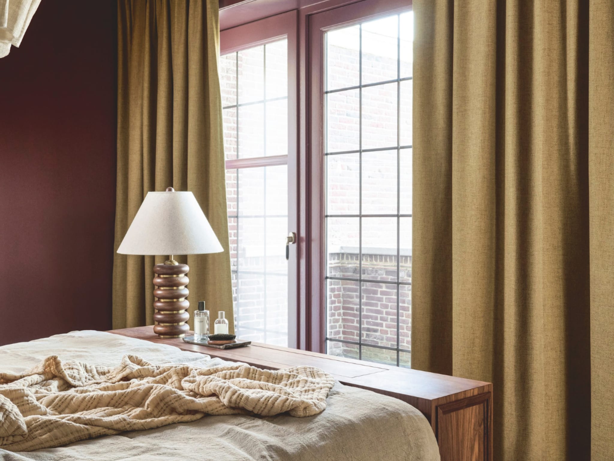 altijd te vroeg wakker met deze soorten raamdecoratie houd je het ochtendlicht gegarandeerd buiten