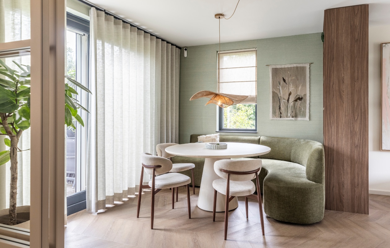 Weer verliefd op je huis aflevering 4 seizoen 23 2025, stylist Marlies in Oudewater, eethoek vtwonen Weer verliefd op je huis aflevering 4 seizoen 23 2025 | styling Marlies Does | fotografie Margriet Hoekstra