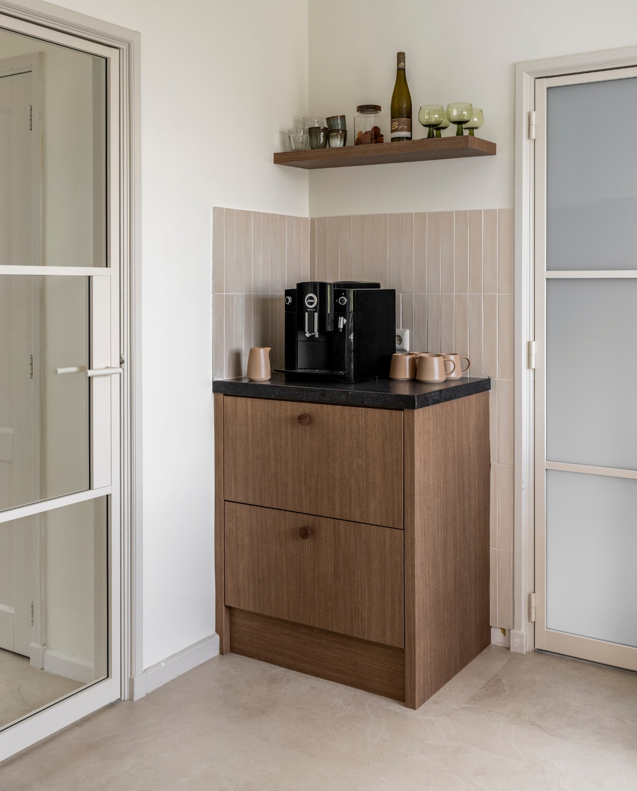 Weer verliefd op je huis aflevering 4 seizoen 23 2025, stylist Marlies in Oudewater, keuken vtwonen Weer verliefd op je huis aflevering 4 seizoen 23 2025 | styling Marlies Does | fotografie Margriet Hoekstra