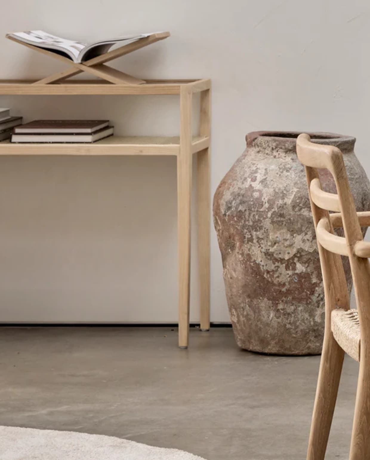 Sidetable. Shop op shop.vtwonen.nl: Raw Materials console Scandi, hout en glas, naturel, 100x35x80 cm (bxdxh) € 479,-. Raw Materials