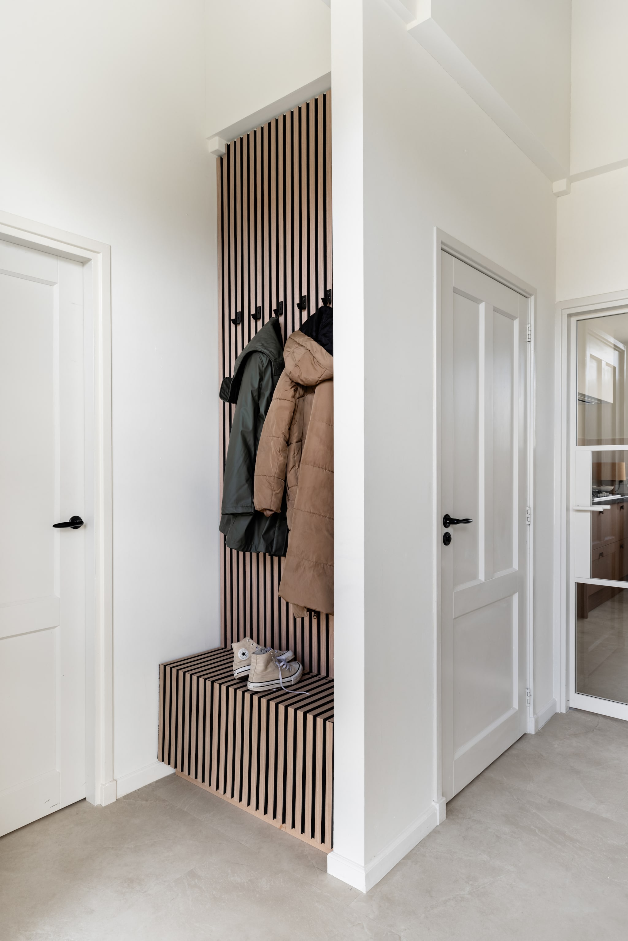 Weer verliefd op je huis aflevering 4 seizoen 23 2025, stylist Marlies in Oudewater, hal vtwonen Weer verliefd op je huis aflevering 4 seizoen 23 2025 | styling Marlies Does | fotografie Margriet Hoekstra