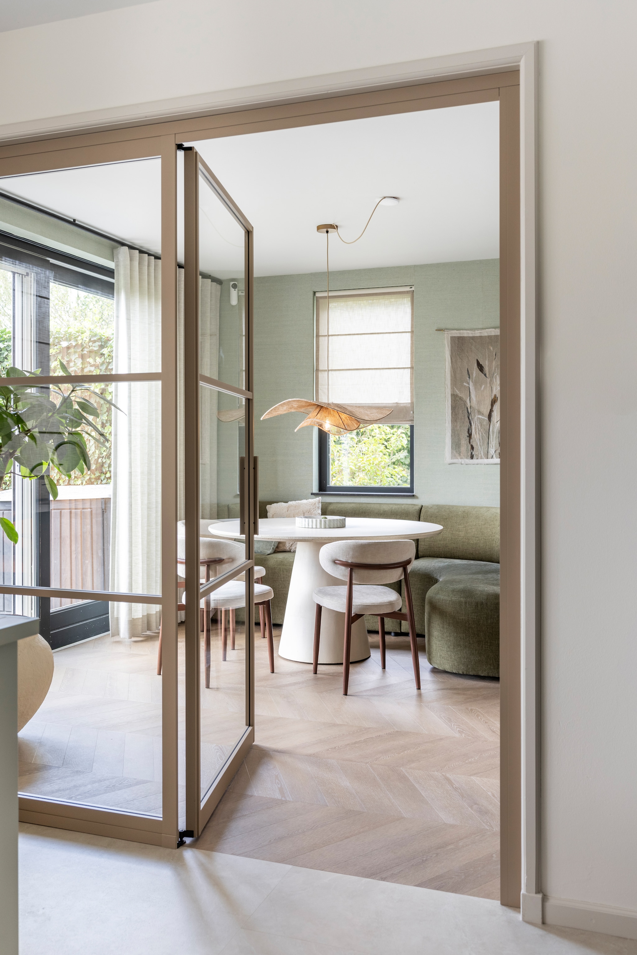 Weer verliefd op je huis aflevering 4 seizoen 23 2025, stylist Marlies in Oudewater, eethoek Weer verliefd op je huis aflevering 4 seizoen 23 2025 | styling Marlies Does | fotografie Margriet Hoekstra