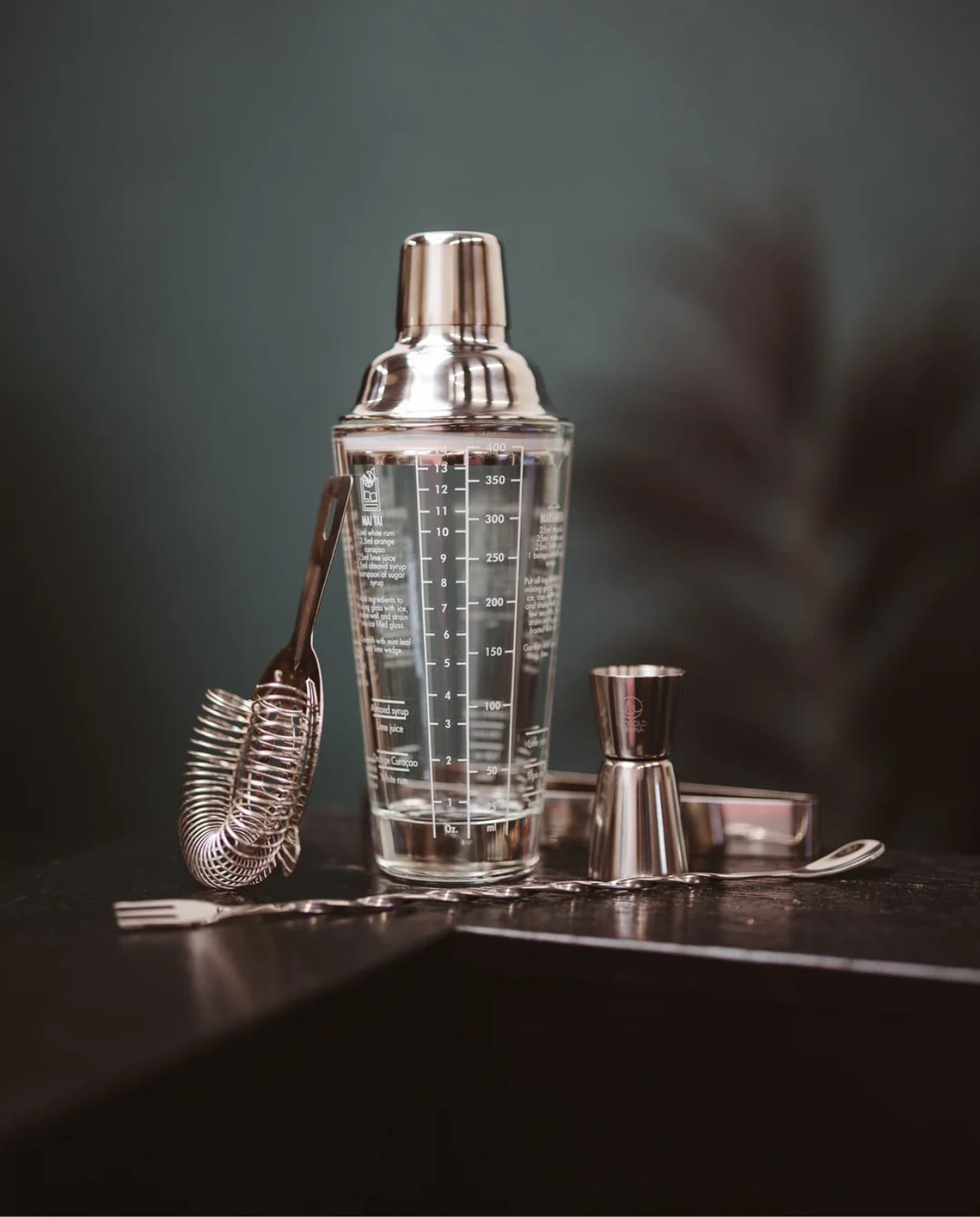 Shop op shop.vtwonen.nl: Leopold Vienna cocktail set Abouriou 5-delig, zilver, rvs € 29,95. Leopold Vienna