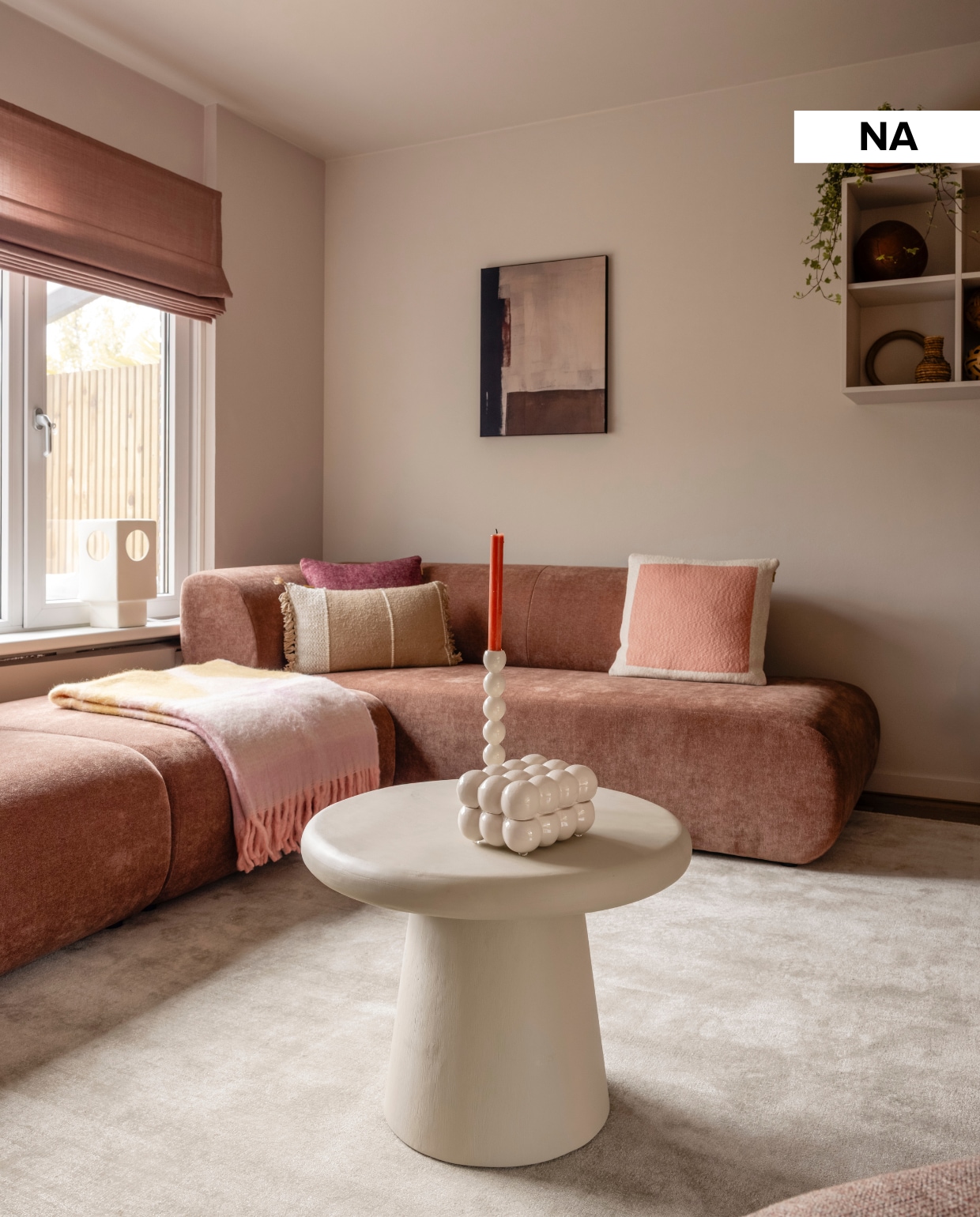 Weer verliefd op je huis aflevering 6 seizoen 23 2025, stylist Fietje in Hoofddorp, zithoek na de make-over vtwonen Weer verliefd op je huis aflevering 6 seizoen 23 2025 | styling Fietje Bruijn | fotografie Sonja Velda