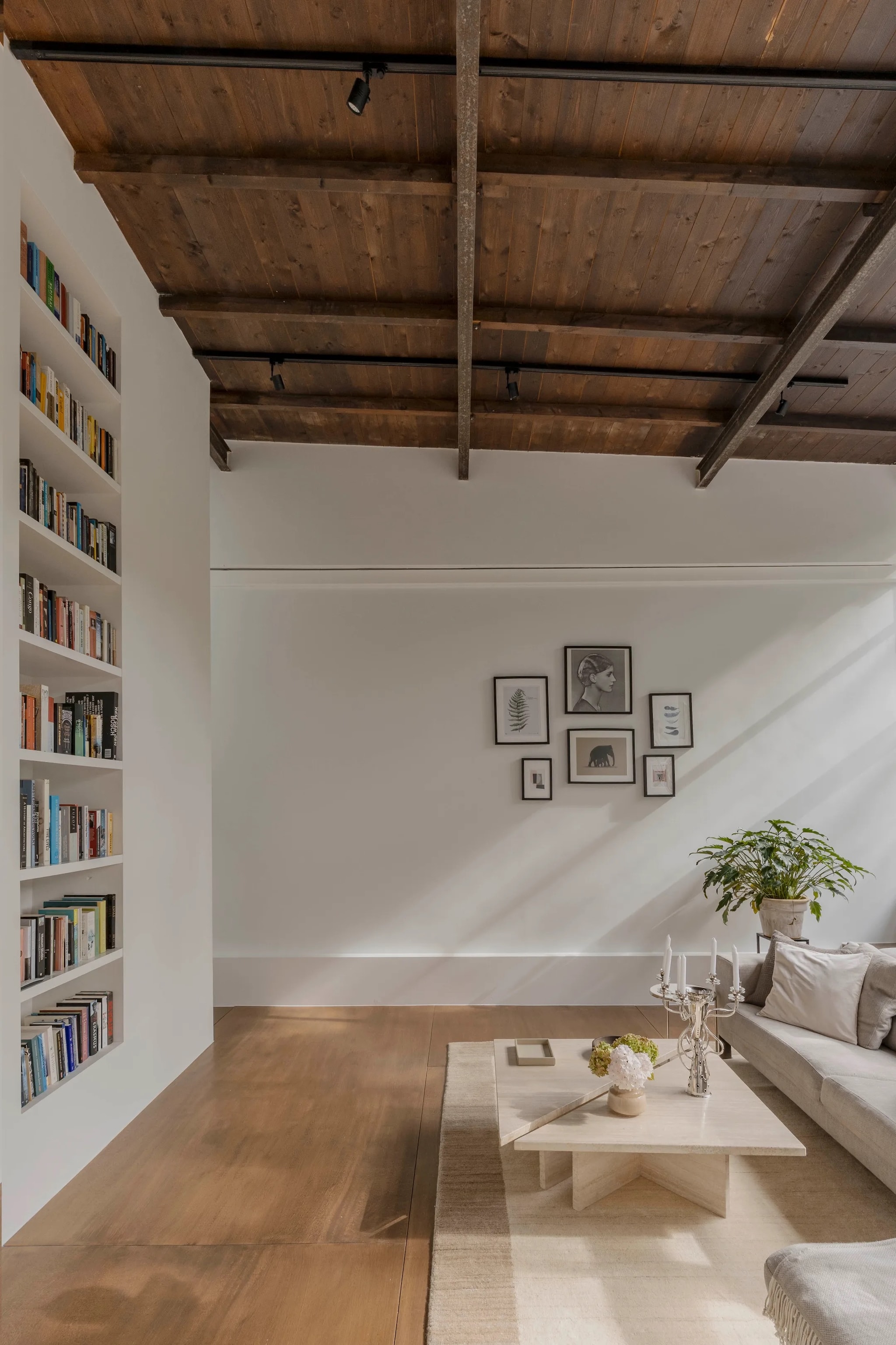 Funda - DSTRCT Amsterdam