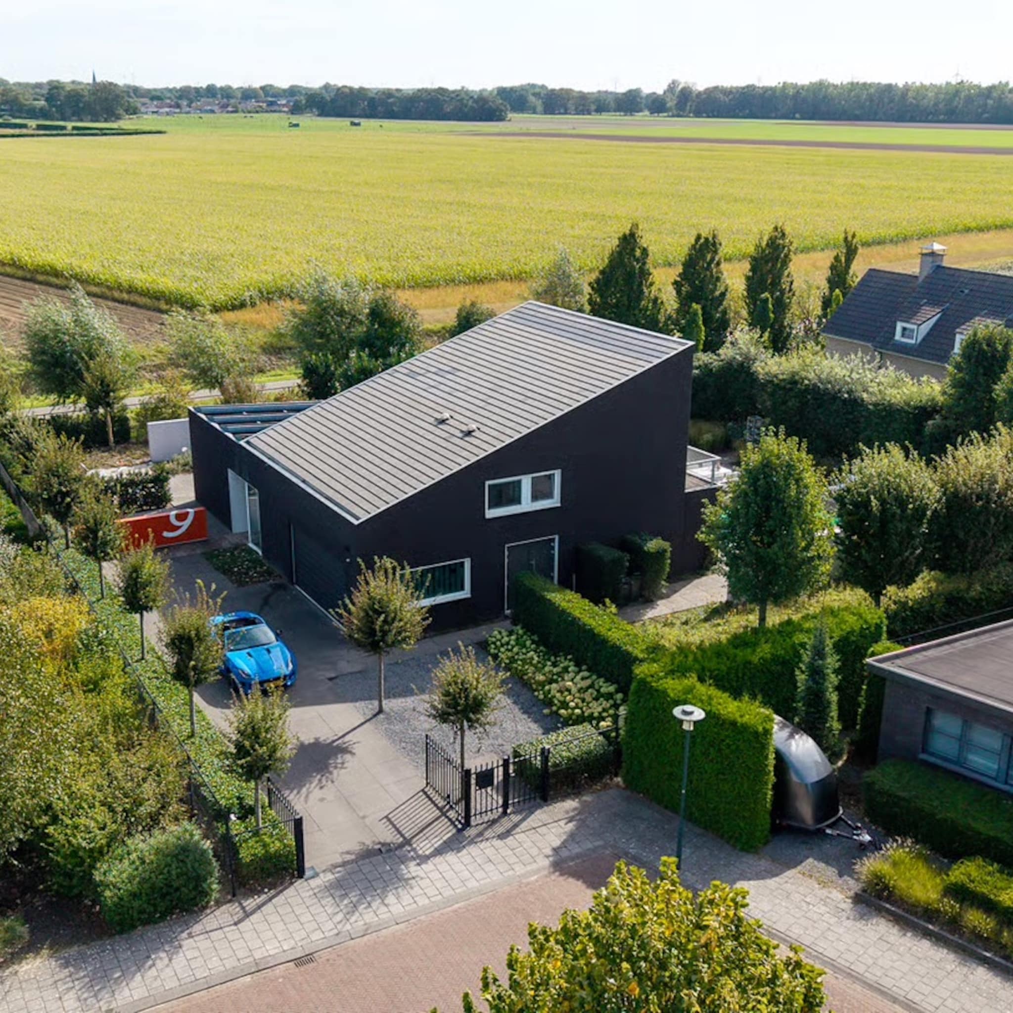 duurzame designvilla kleurrijke statements xxl wijnglas