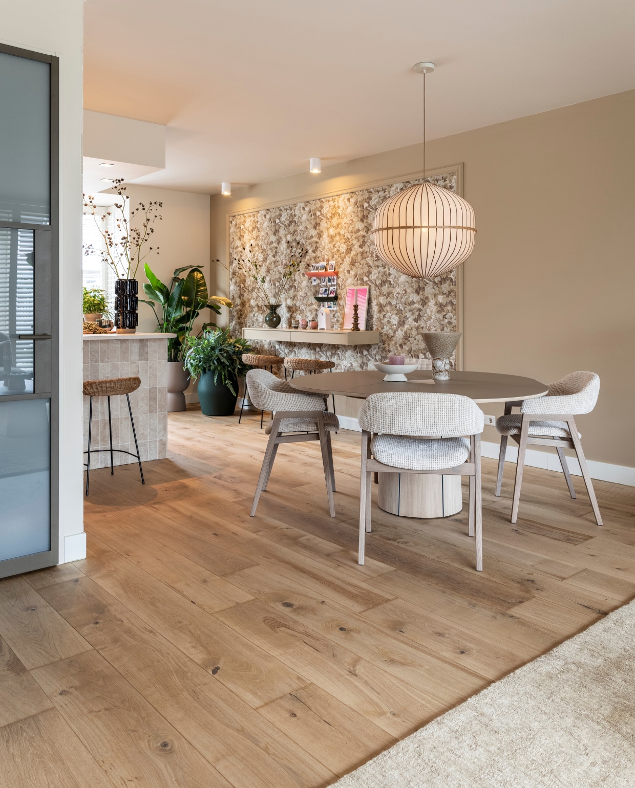 vtwonen Weer verliefd op je huis aflevering 7 seizoen 23 2025, stylist Marianne in Honselersdijk, eethoek vtwonen Weer verliefd op je huis aflevering 7 seizoen 23 2025 | styling Marianne Luning | fotografie Margriet Hoekstra