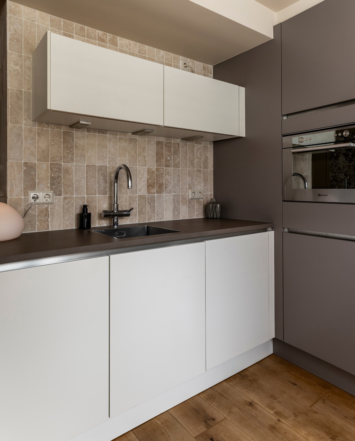 vtwonen Weer verliefd op je huis aflevering 7 seizoen 23 2025, stylist Marianne in Honselersdijk, keuken vtwonen Weer verliefd op je huis aflevering 7 seizoen 23 2025 | styling Marianne Luning | fotografie Margriet Hoekstra